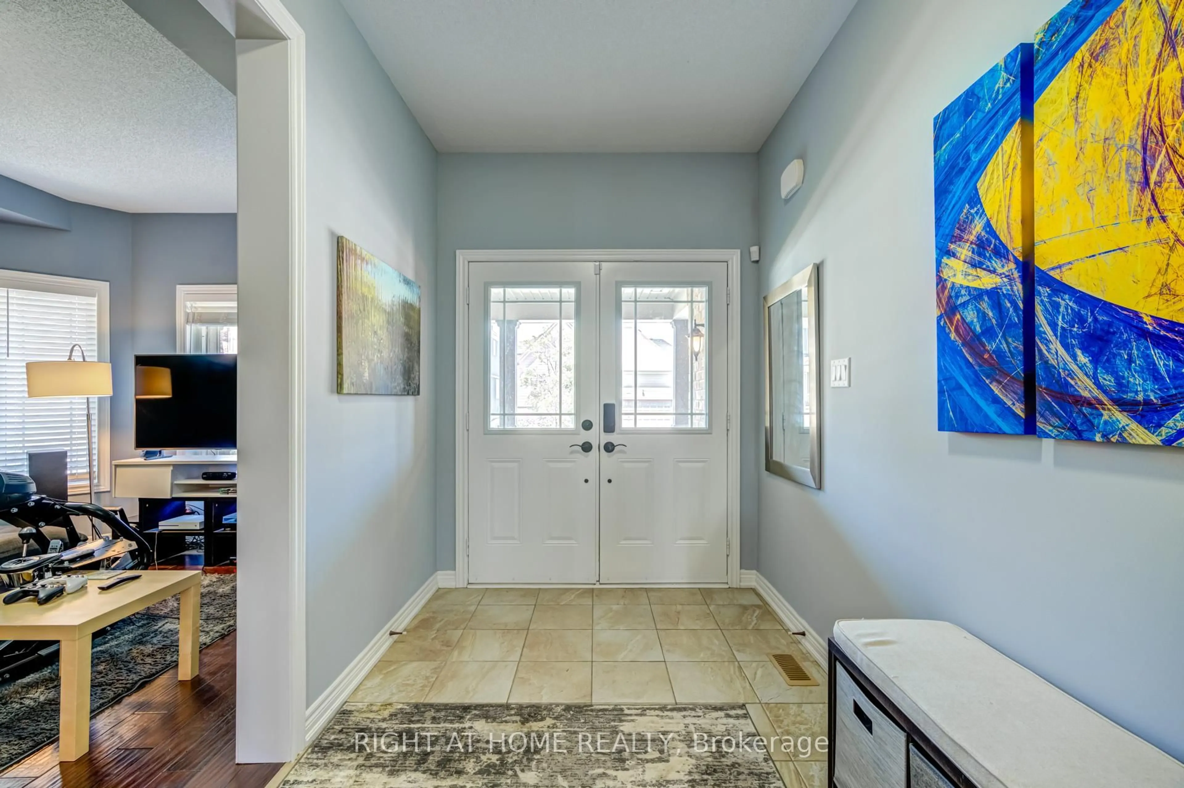 Indoor entryway for 1341 Bardeau St, Innisfil Ontario L0L 1W0