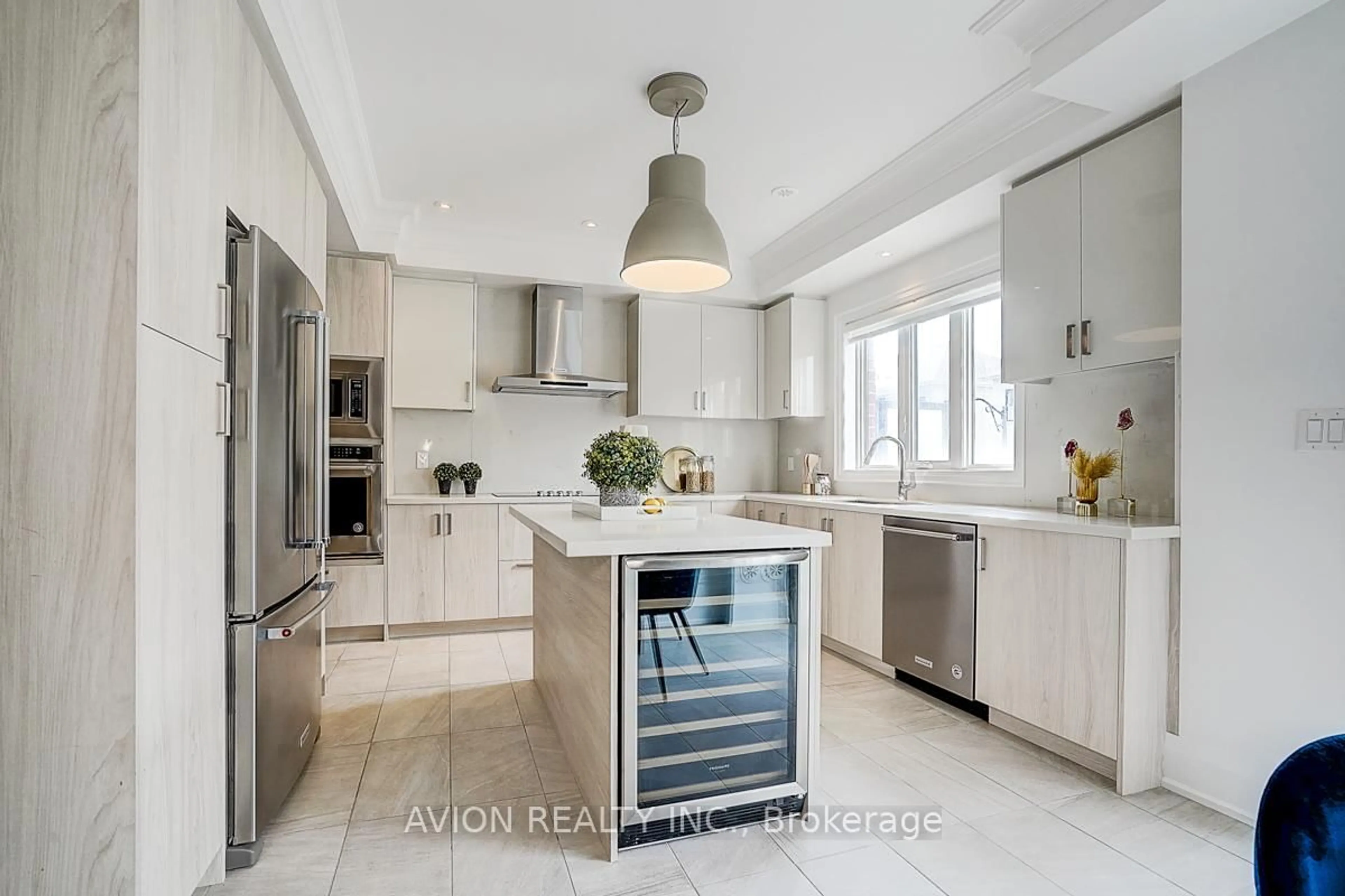 Contemporary kitchen, ceramic/tile floor for 15 Gandhi Lane, Markham Ontario L3T 0G4