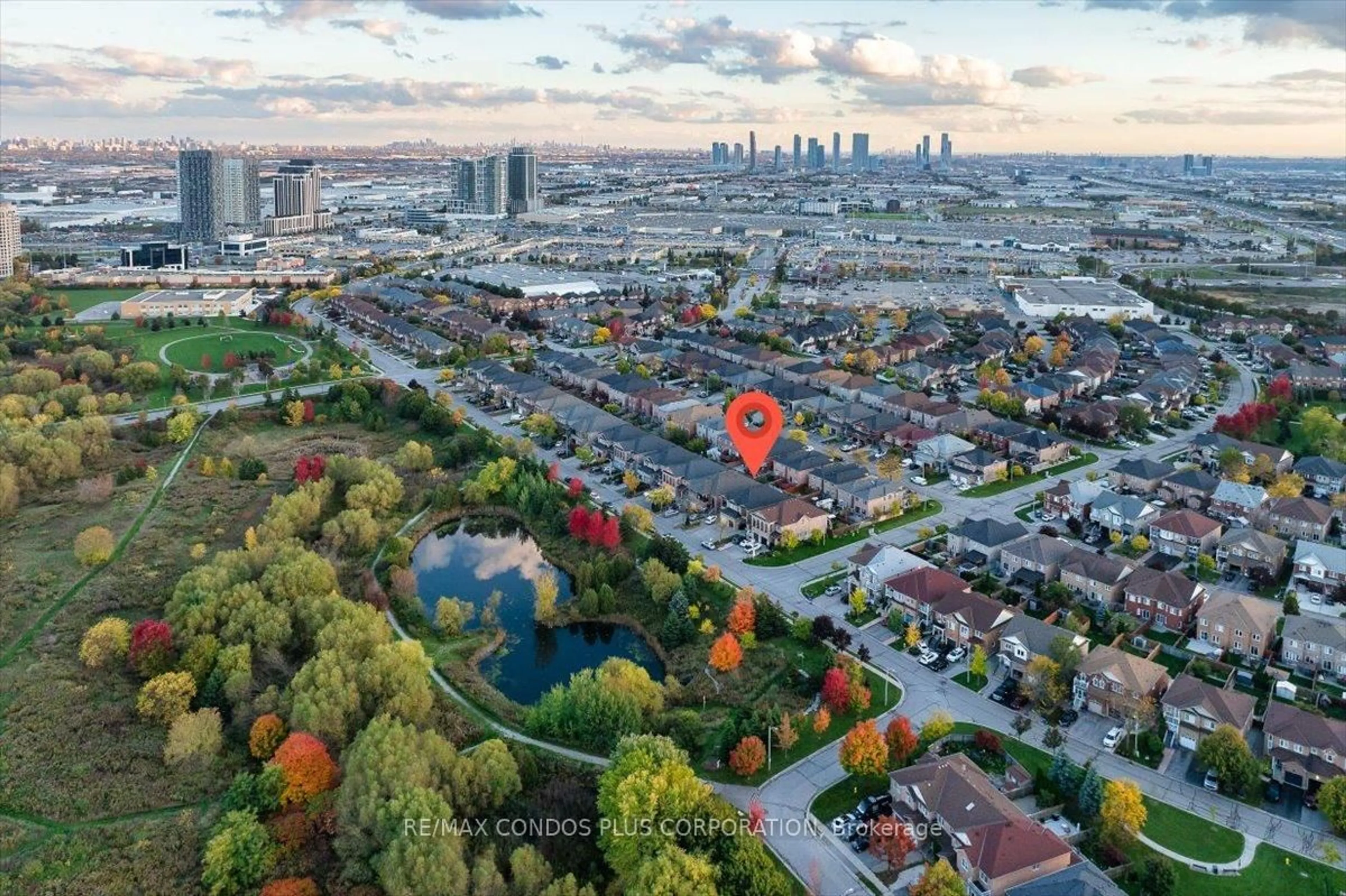 A pic from outside/outdoor area/front of a property/back of a property/a pic from drone, city buildings view from balcony for 289 Deepsprings Cres, Vaughan Ontario L6A 3L6