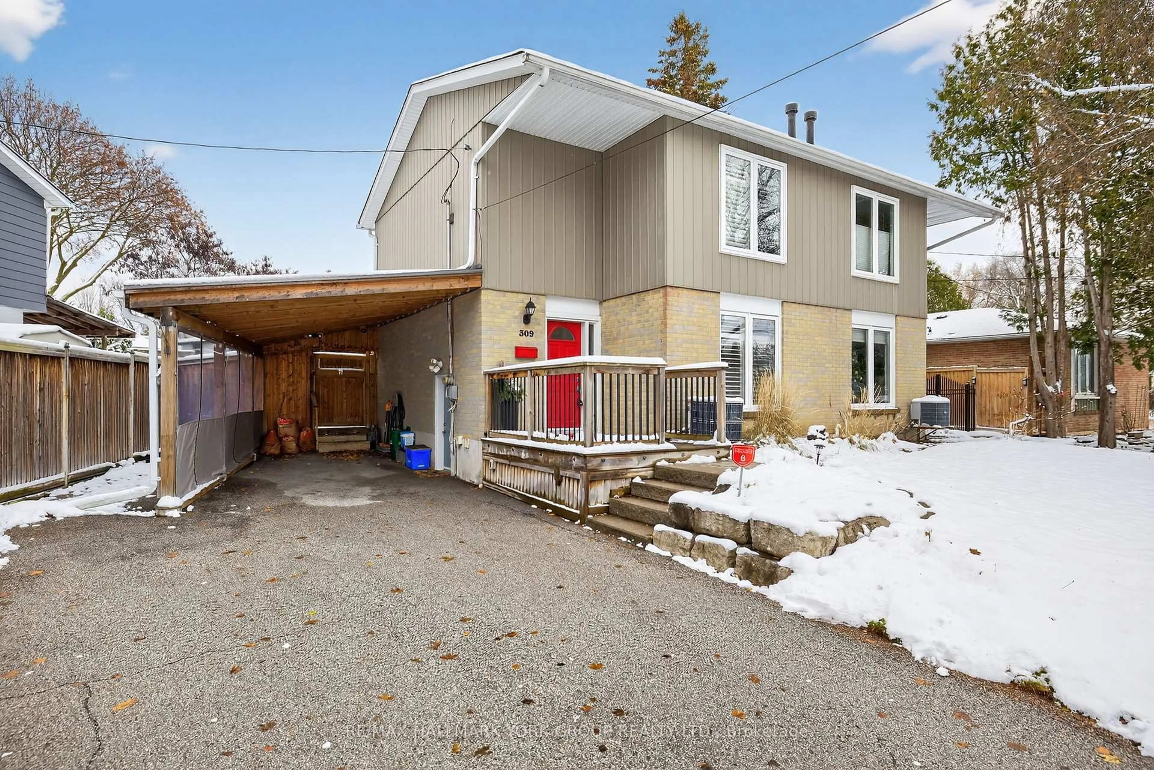 Unknown for 309 Oakwood Crt, Newmarket Ontario L3Y 3C9