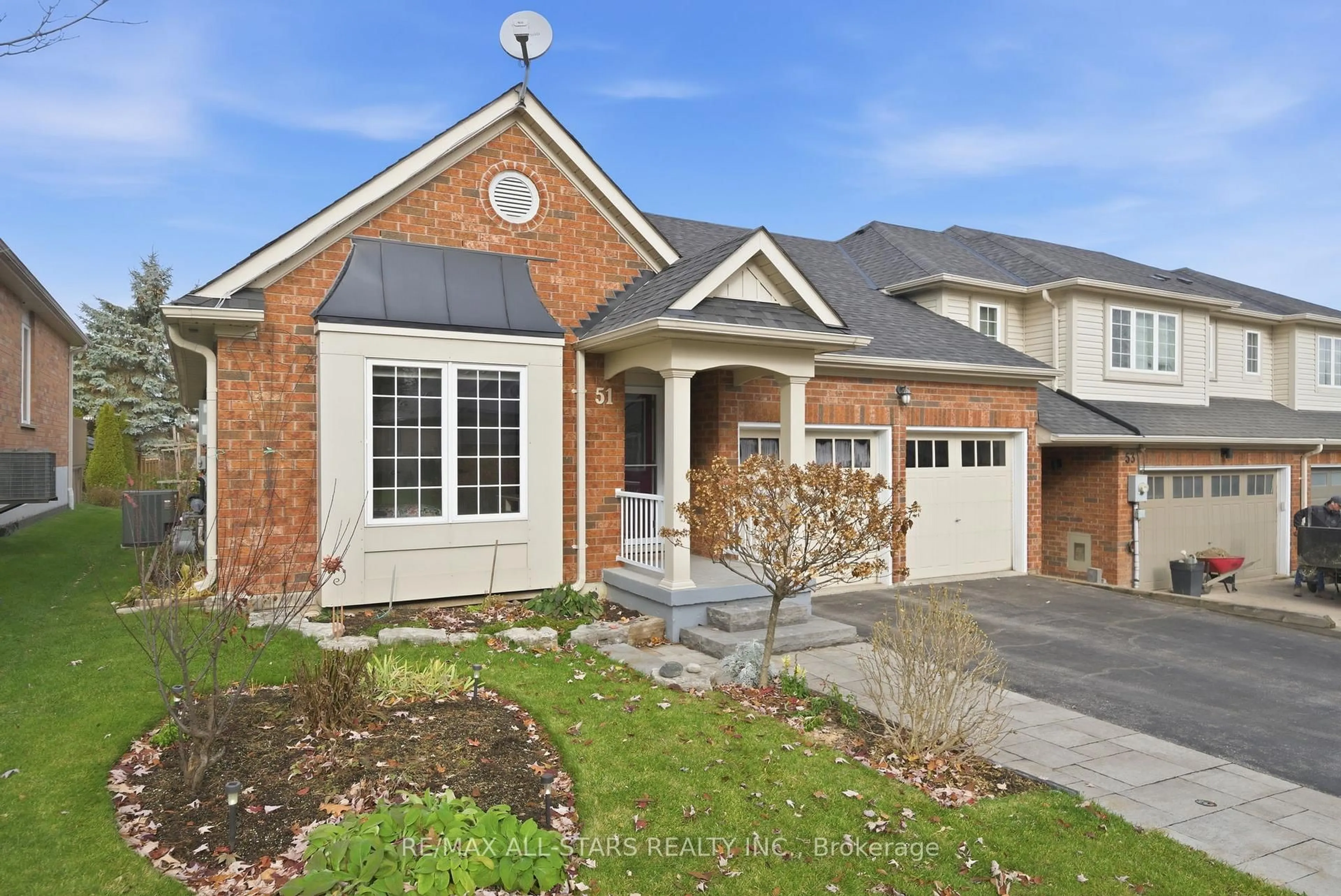 Home with brick exterior material, street for 51 Oakside Dr, Uxbridge Ontario L9P 2A5