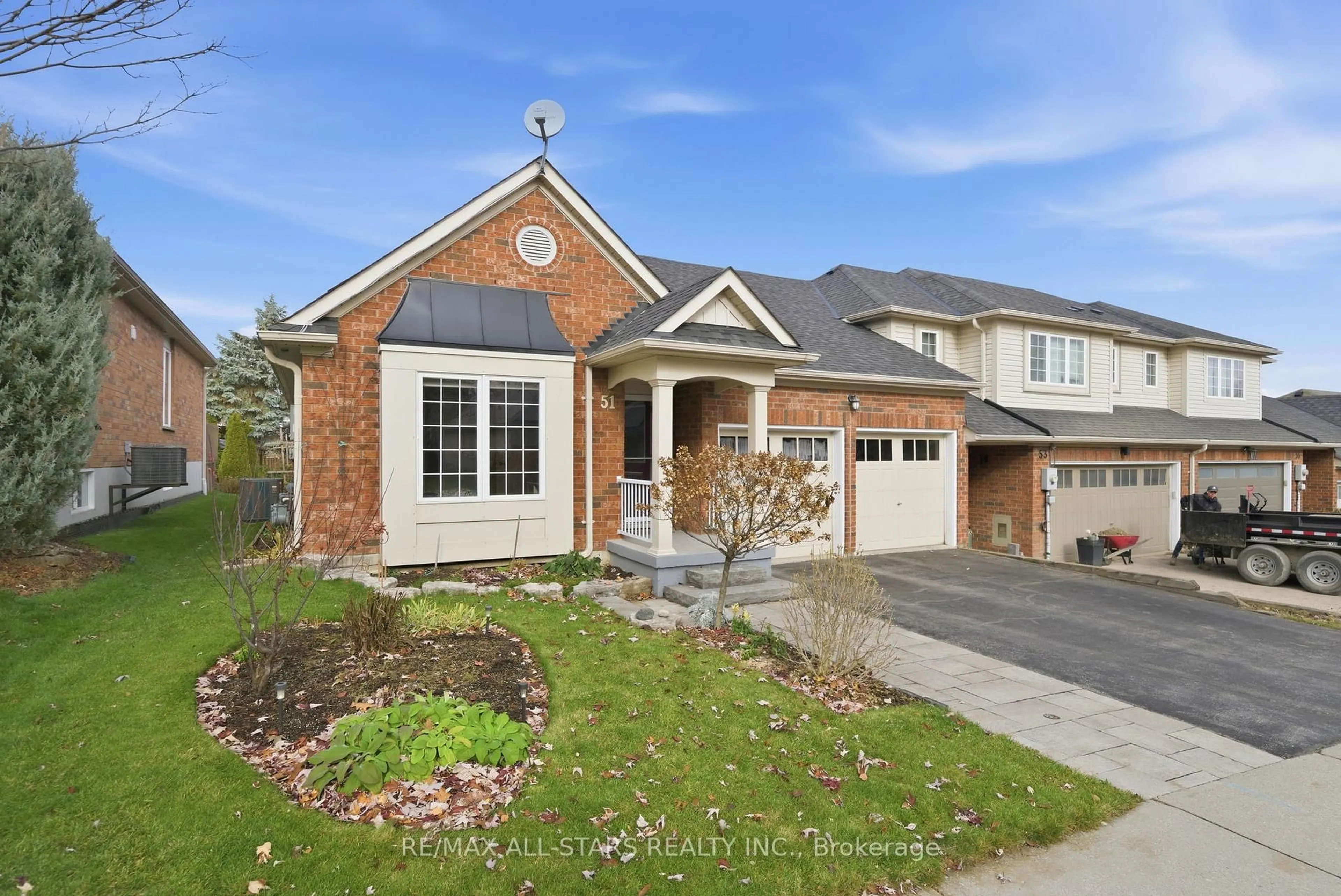 Home with brick exterior material, street for 51 Oakside Dr, Uxbridge Ontario L9P 2A5