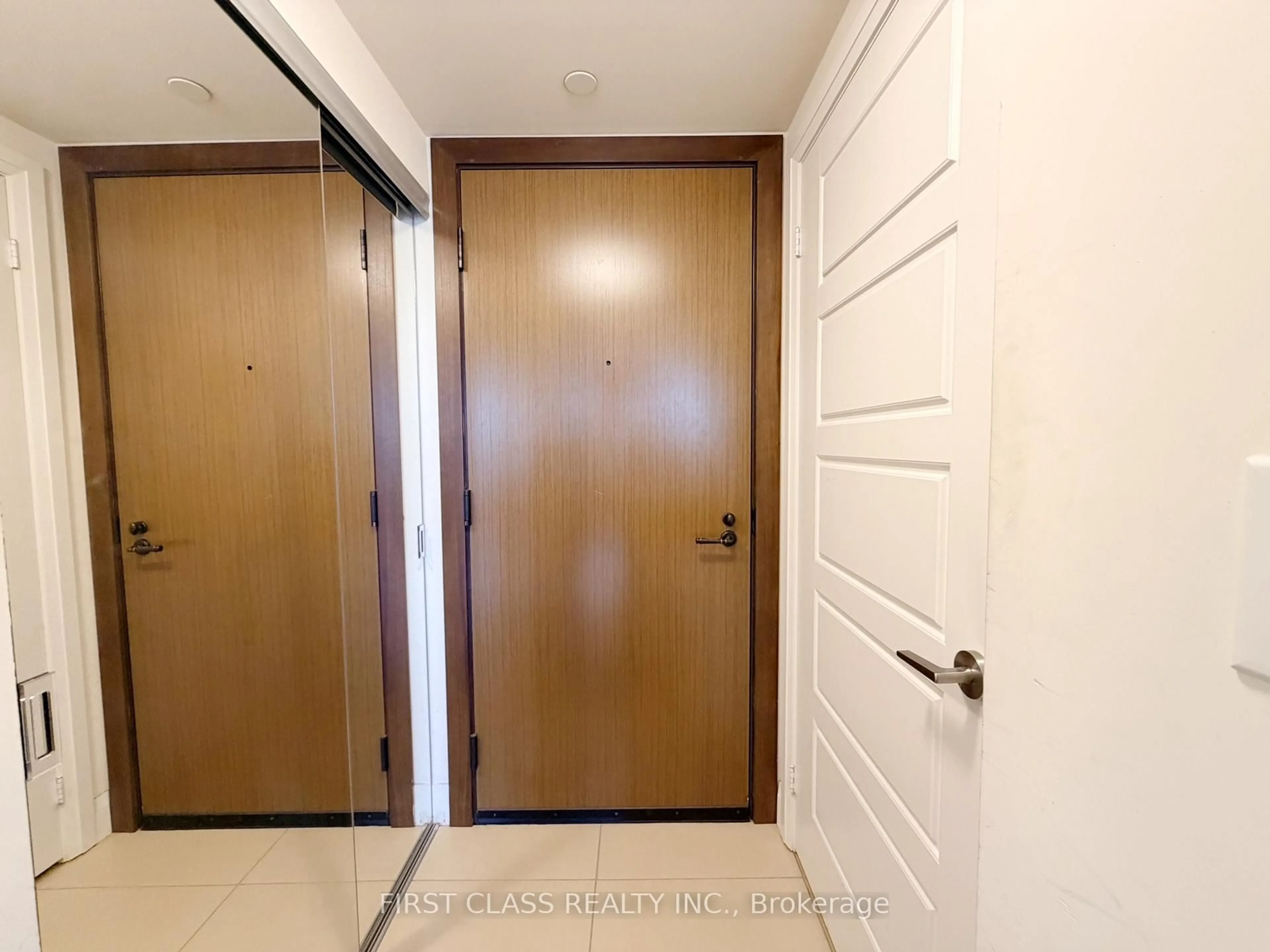 Indoor entryway for 8200 Birchmount Rd #1003, Markham Ontario L3R 9W1