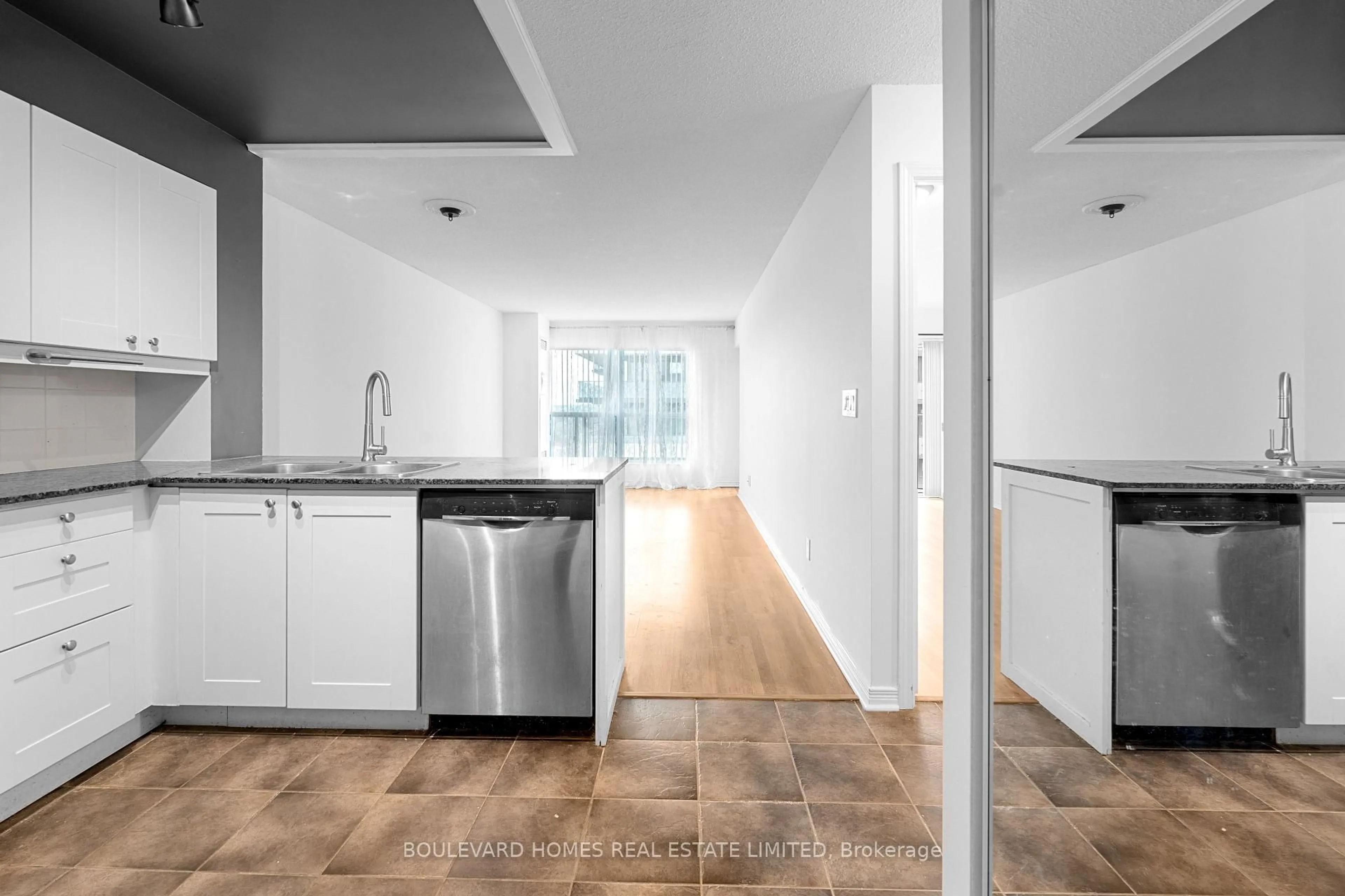 Standard kitchen, unknown for 185 Oneida Cres #PH09, Richmond Hill Ontario L4B 0B1