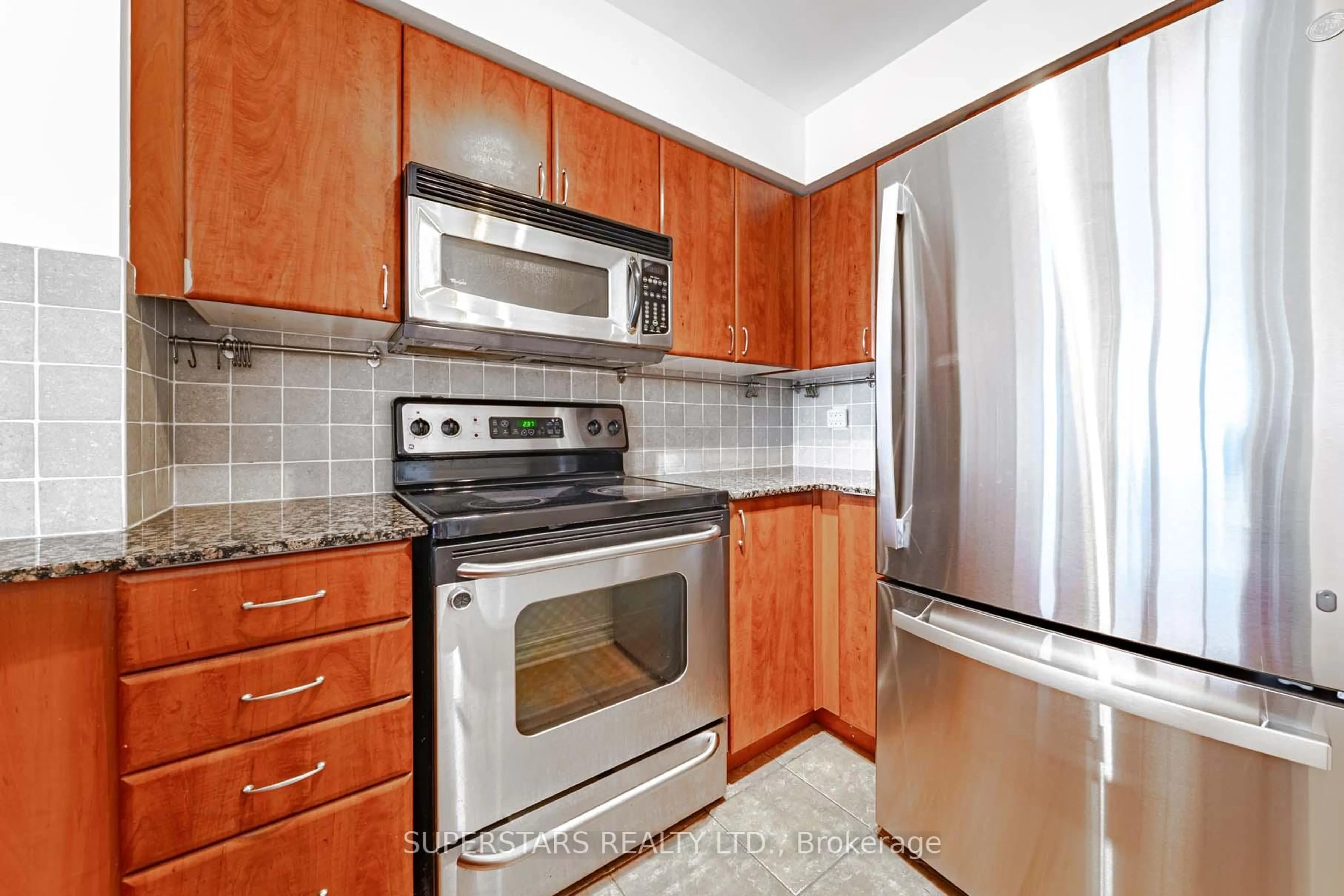 Standard kitchen, unknown for 15 North Park Rd #806, Vaughan Ontario L4J 0C9