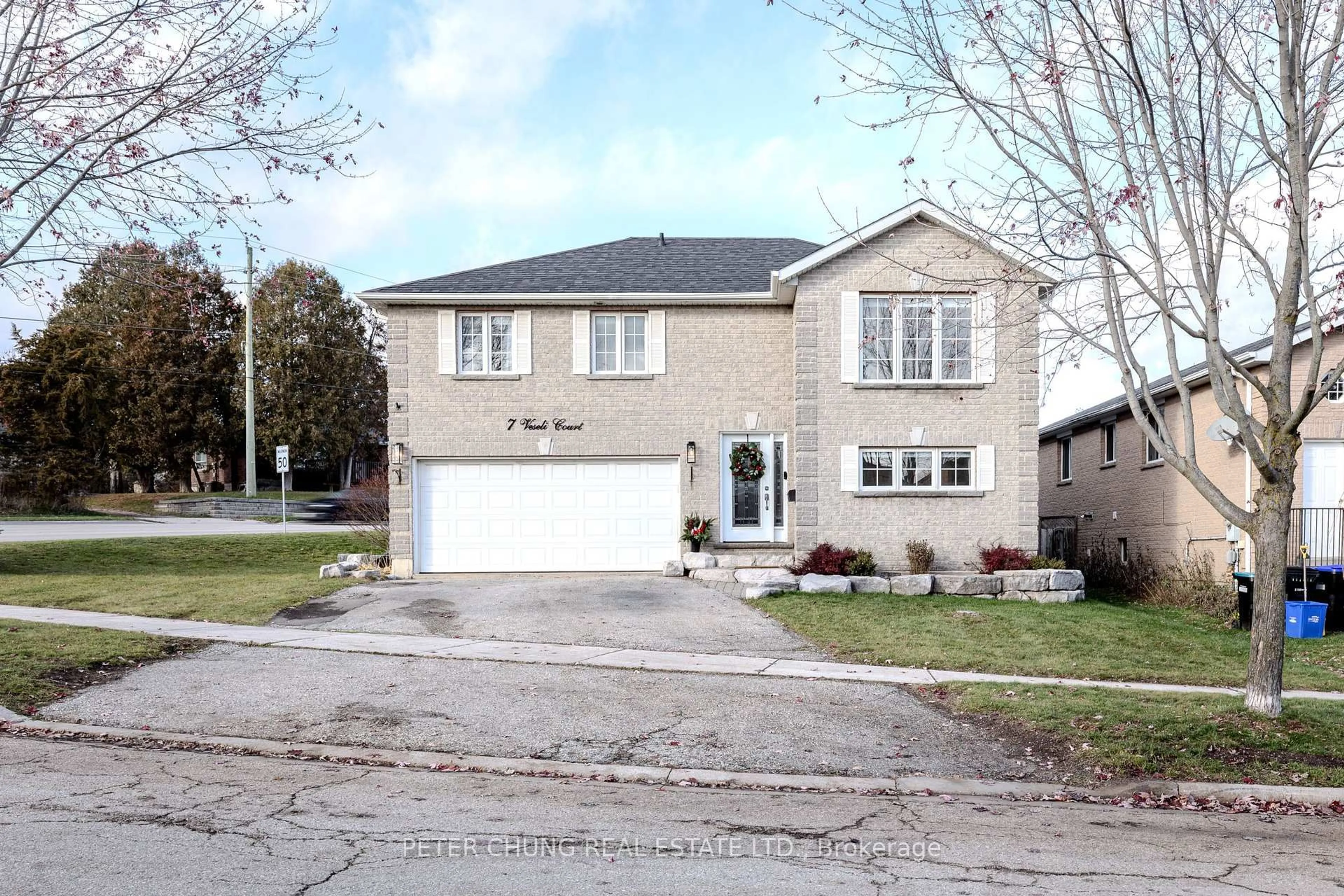 Home with brick exterior material, street for 7 Veseli Crt, Bradford West Gwillimbury Ontario L3Z 3C3