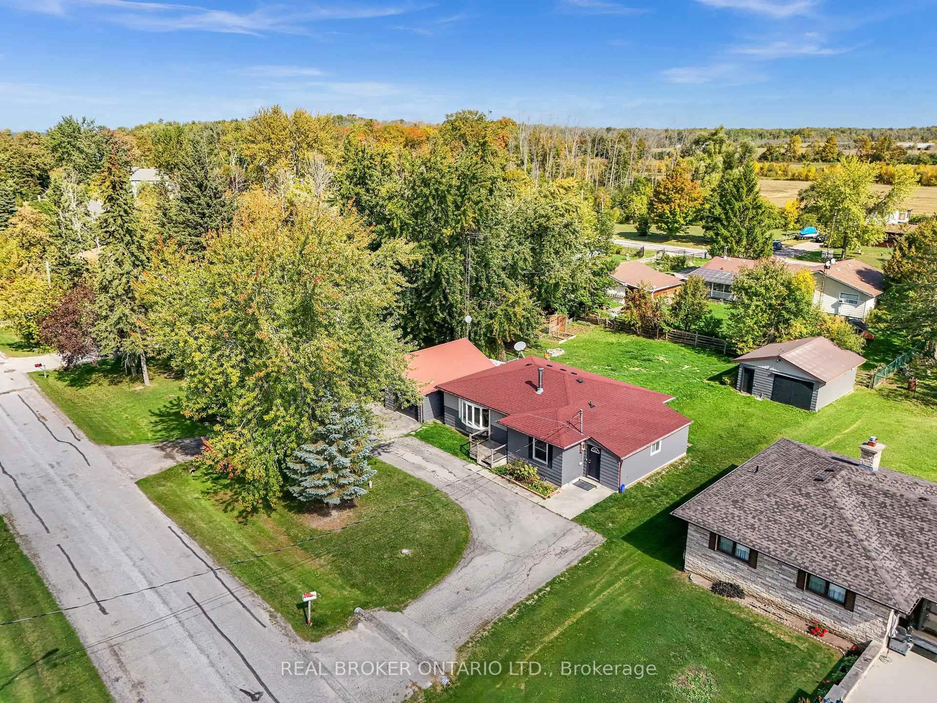 A pic from outside/outdoor area/front of a property/back of a property/a pic from drone, street for 9 Centre Rd, Georgina Ontario L0E 1N0