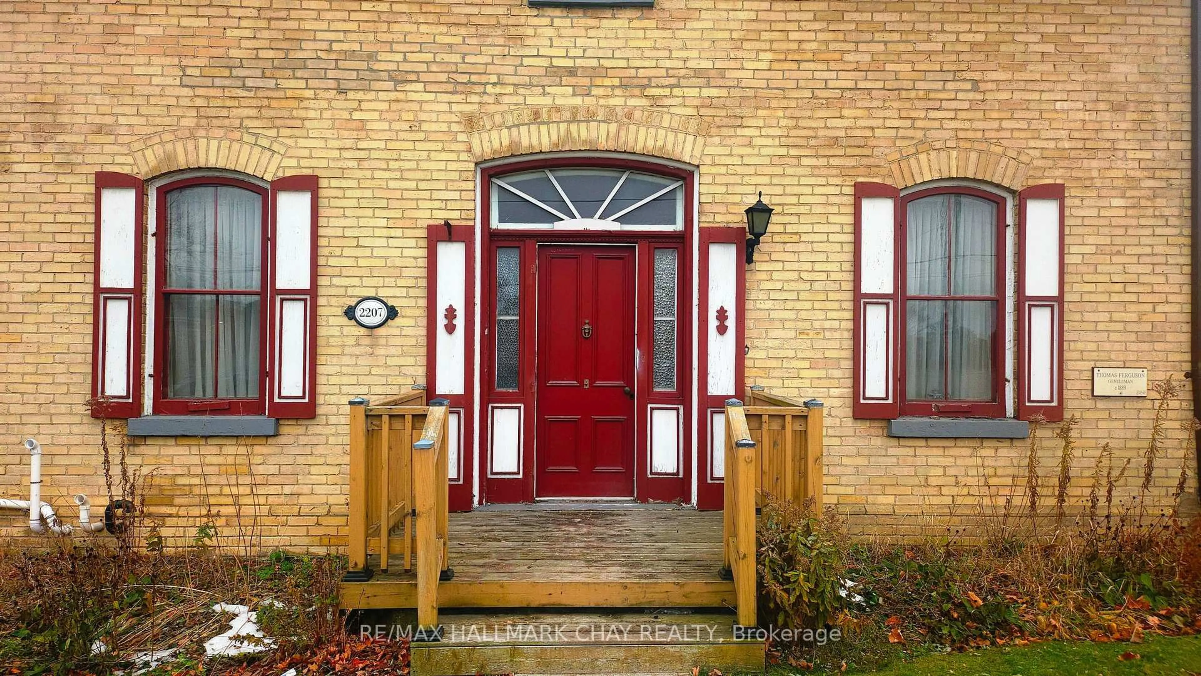 Home with brick exterior material, building for 2207 King Rd, King Ontario L7B 1A6