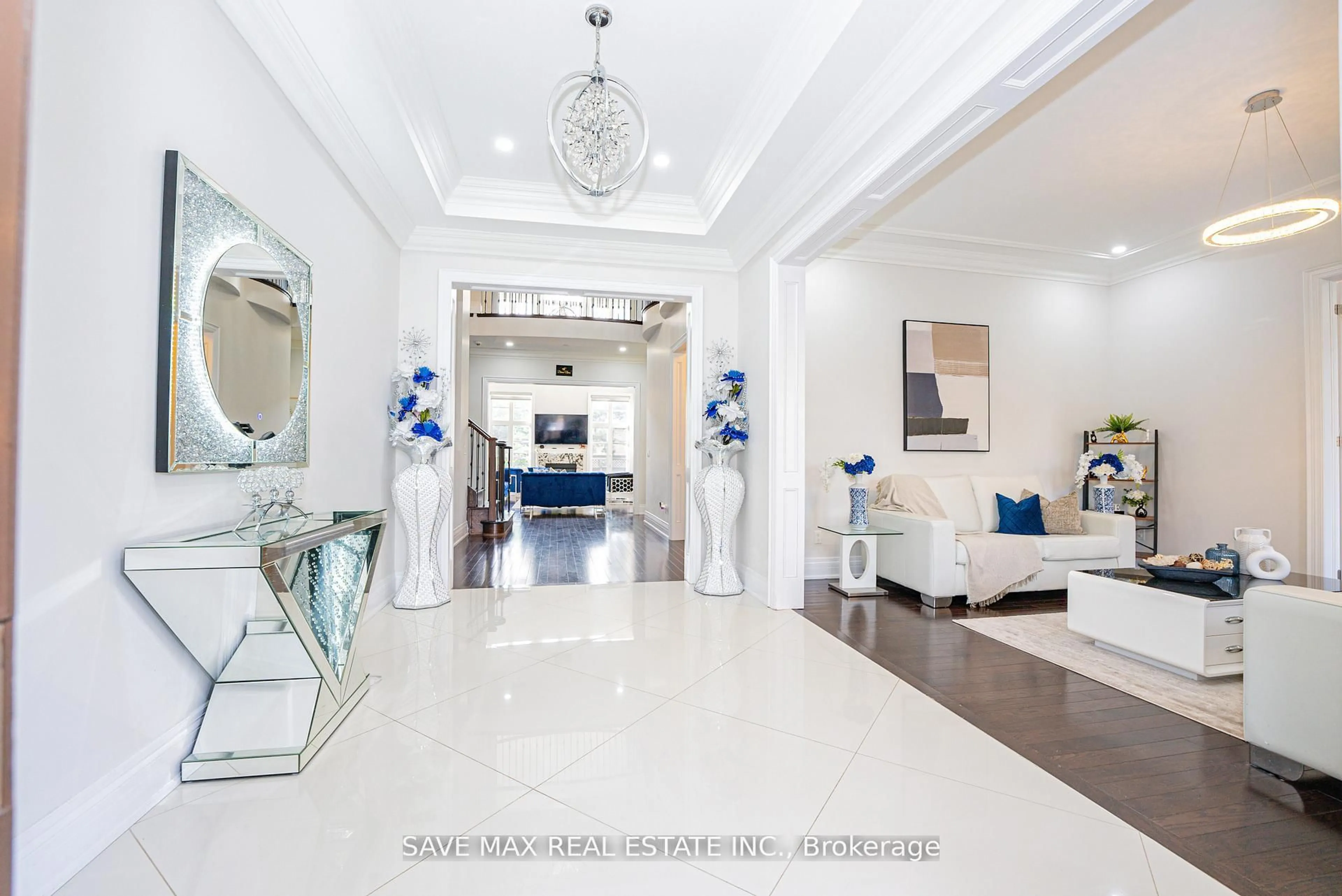 Indoor foyer for 95 Sarracini Cres, Vaughan Ontario L4L 3S9