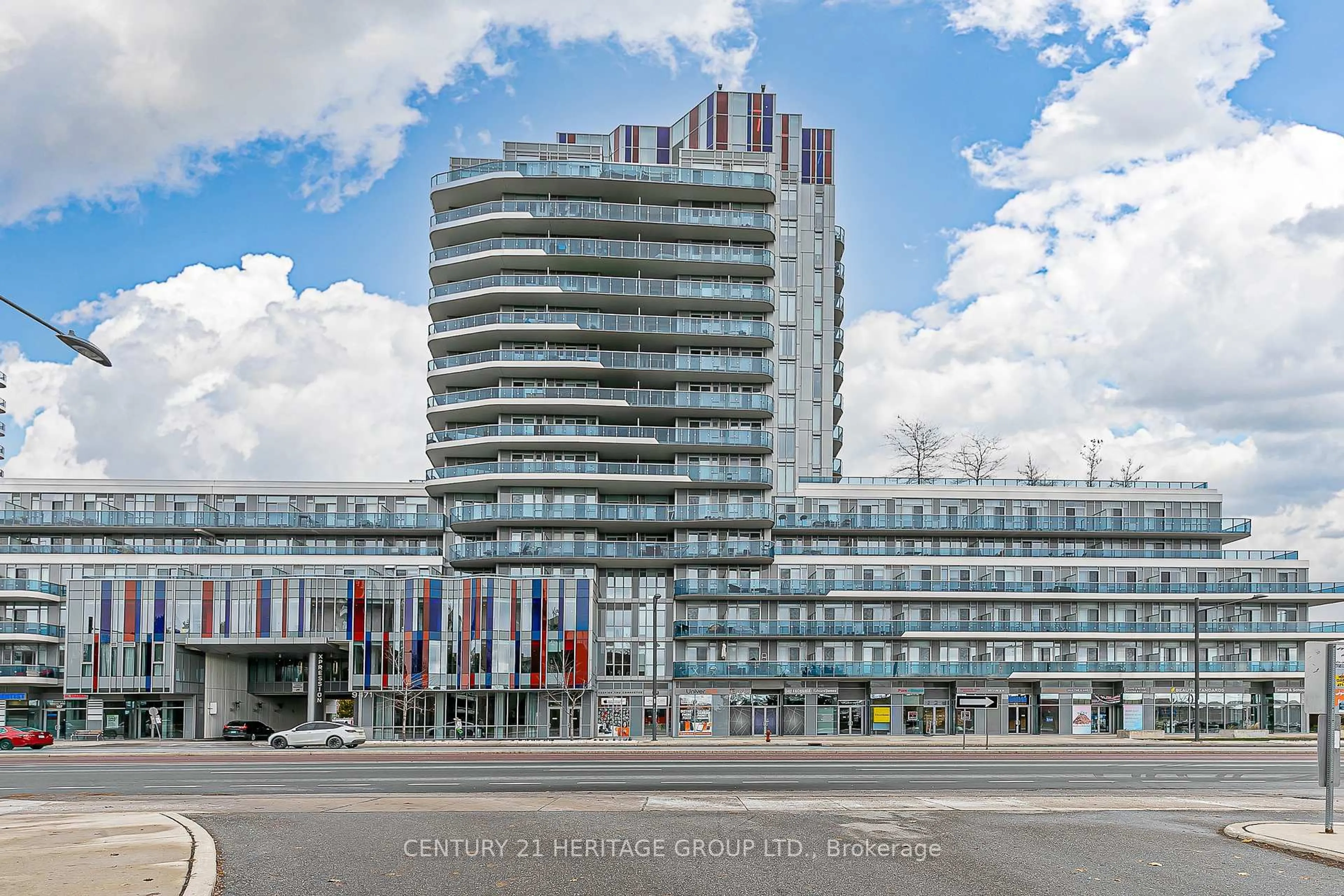 Indoor foyer for 9471 Yonge St #351, Richmond Hill Ontario L4C 0Z5