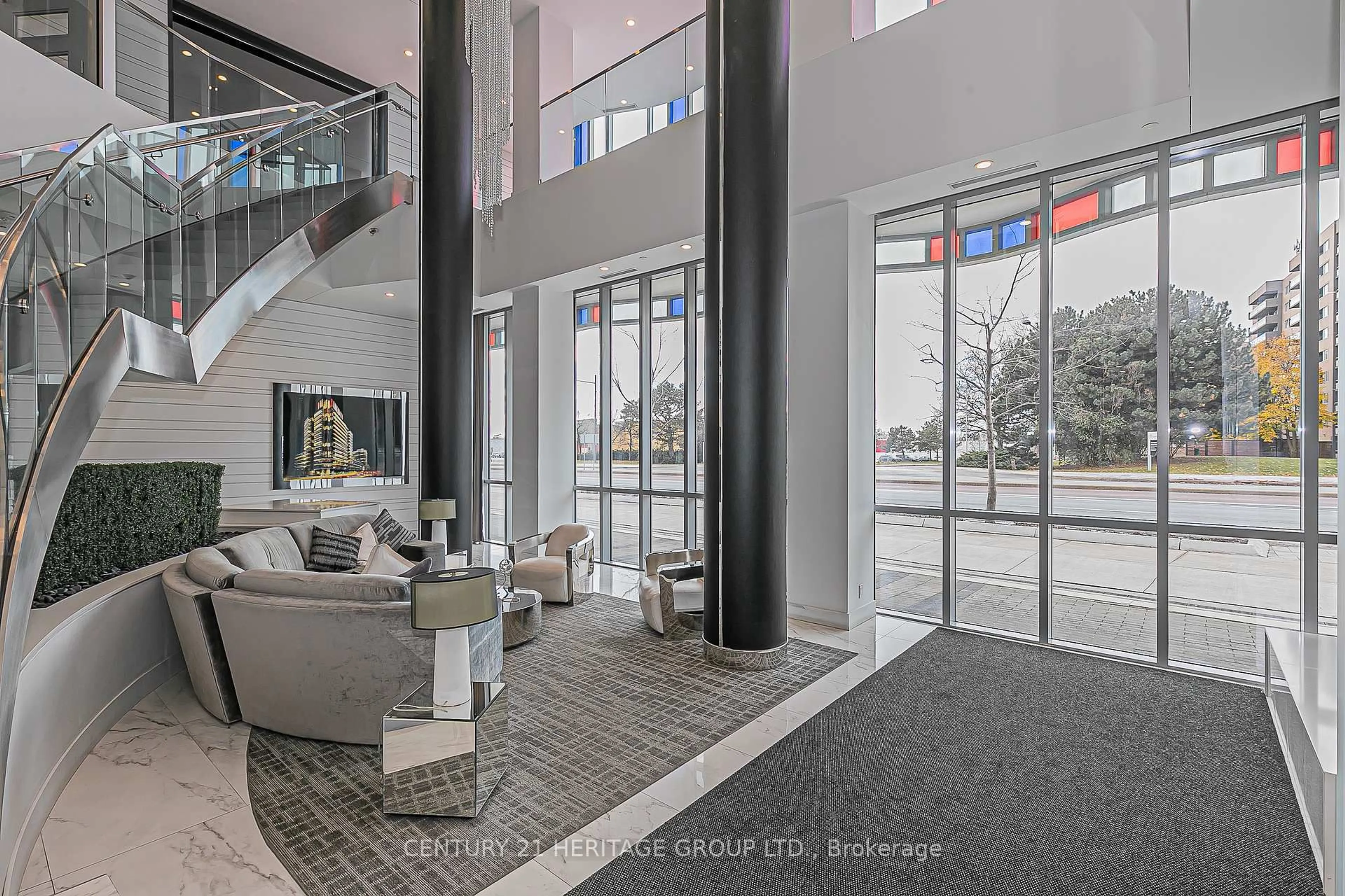 Indoor foyer for 9471 Yonge St #351, Richmond Hill Ontario L4C 0Z5