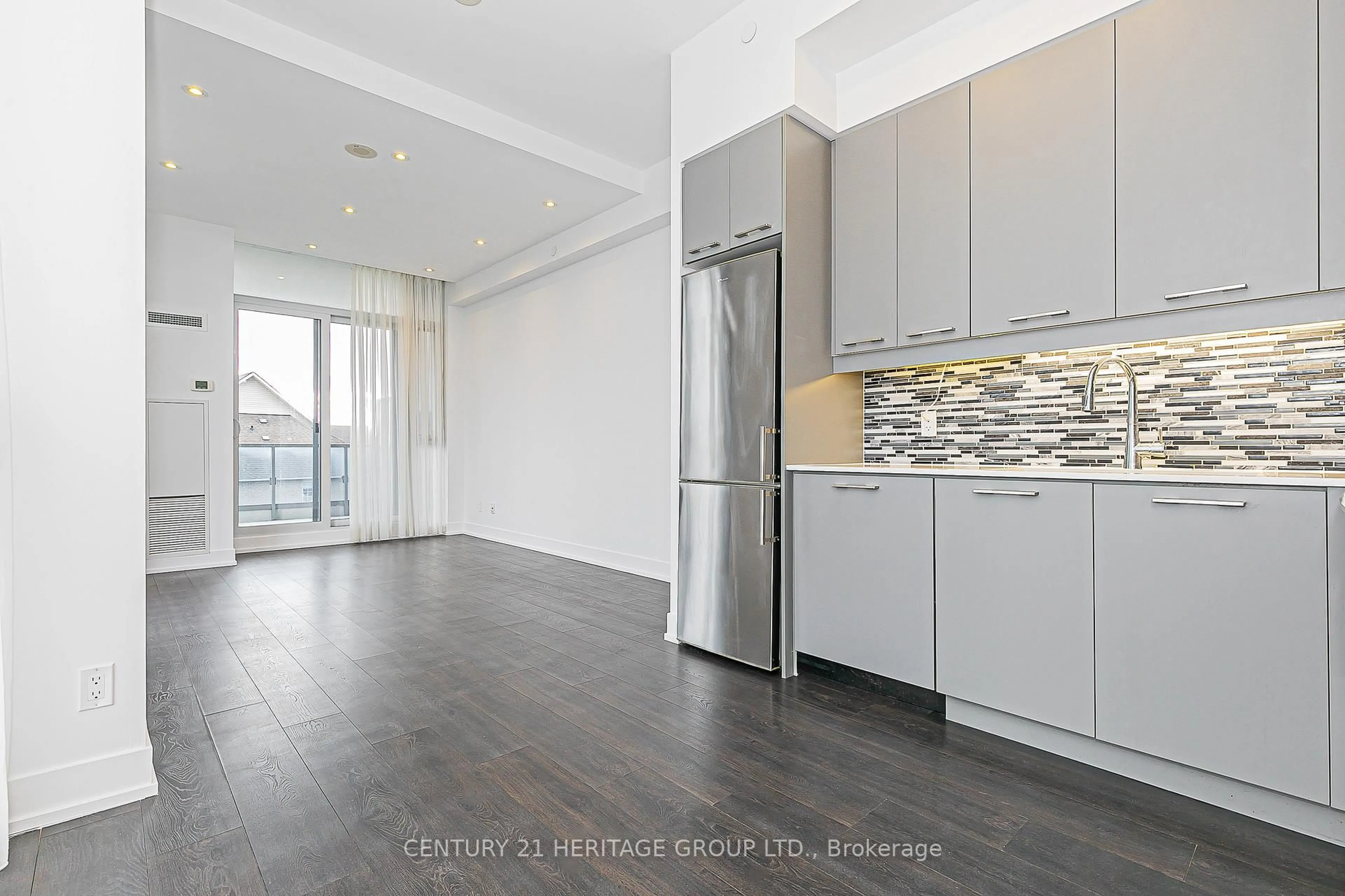 Open concept kitchen, unknown for 9471 Yonge St #351, Richmond Hill Ontario L4C 0Z5