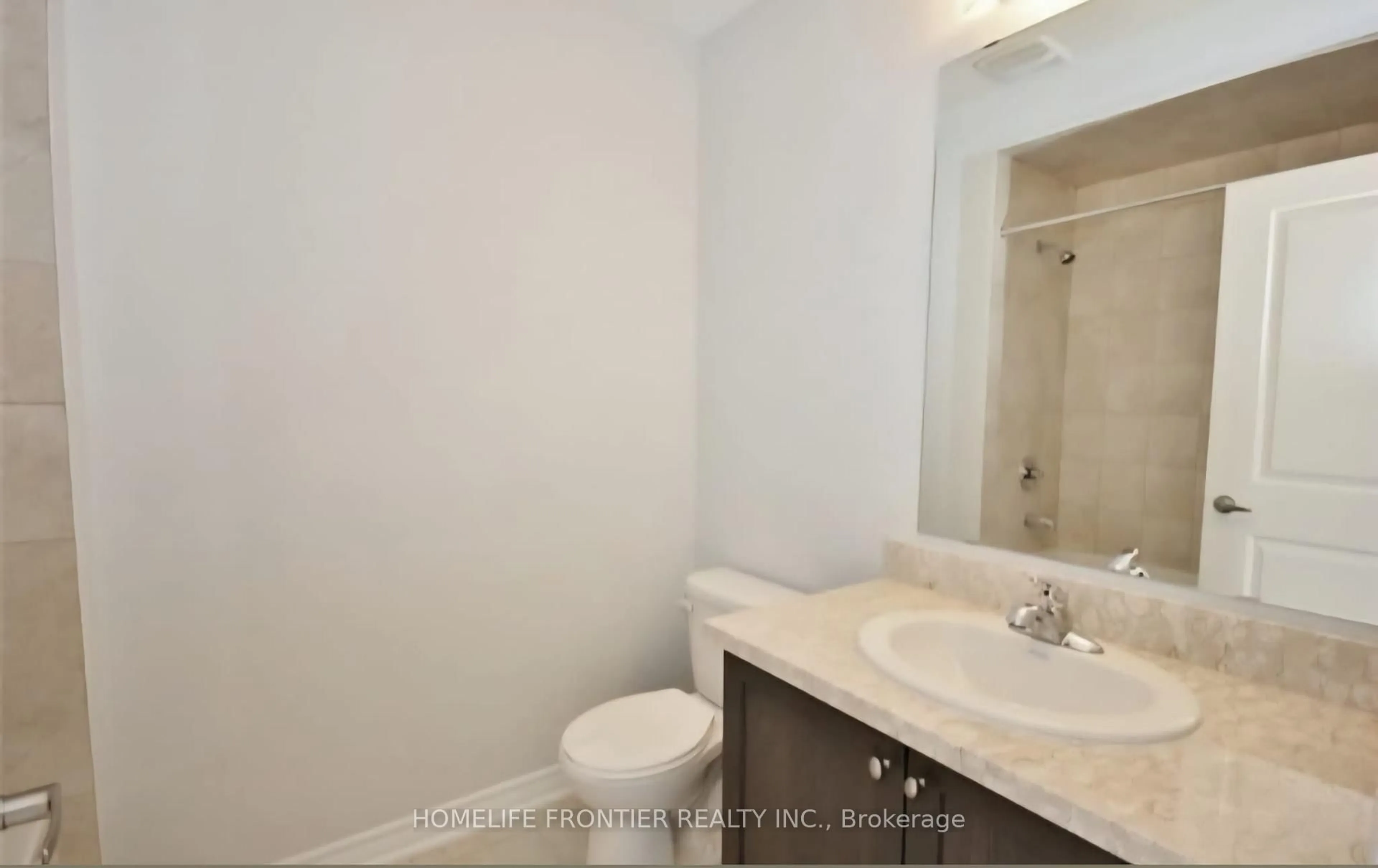 Standard bathroom, unknown for 2081 Dale Rd, Innisfil Ontario L9S 0L4