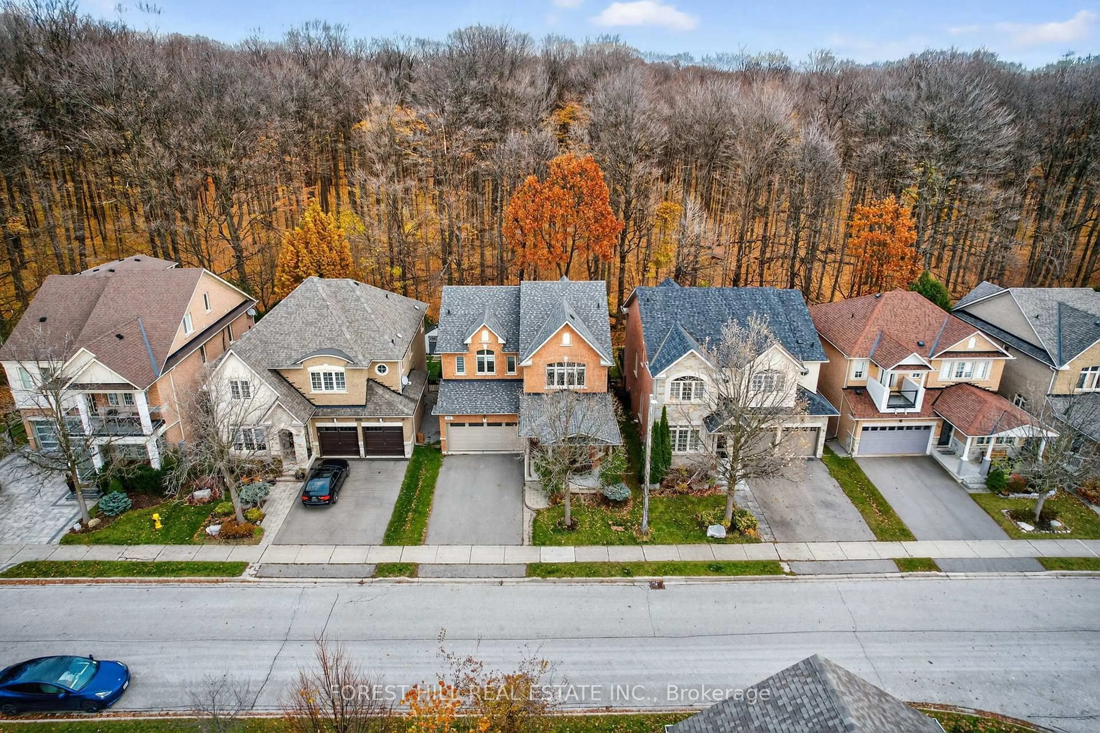 A pic from outside/outdoor area/front of a property/back of a property/a pic from drone, street for 53 COUTURE Gdns, Vaughan Ontario L4J 9H4