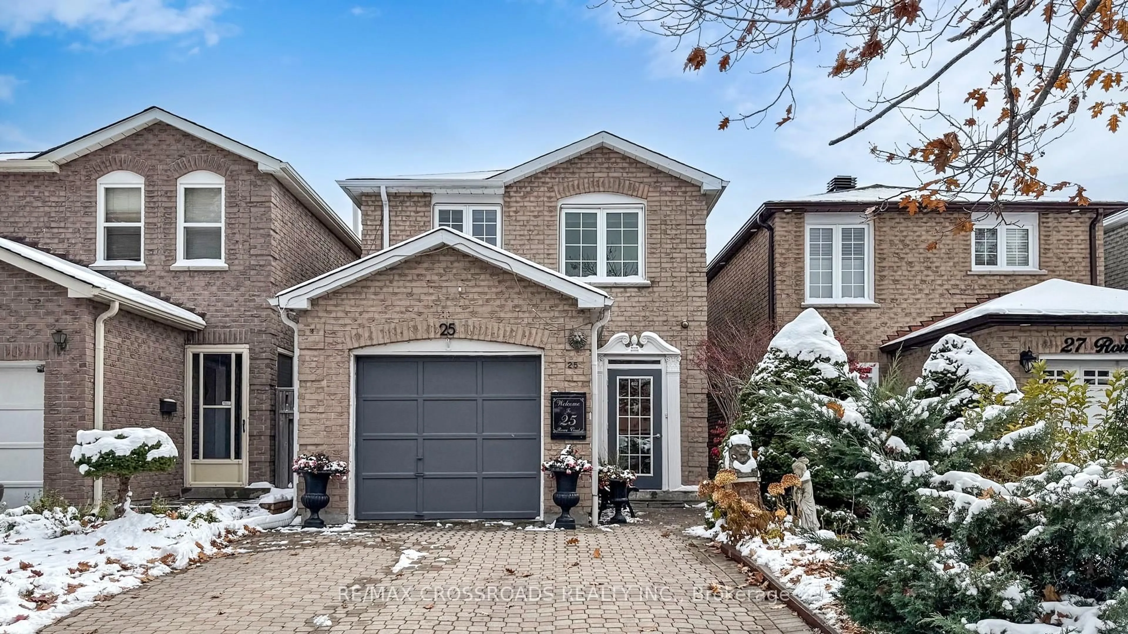 Home with brick exterior material, street for 25 Rowe Crt, Markham Ontario L3S 2J6