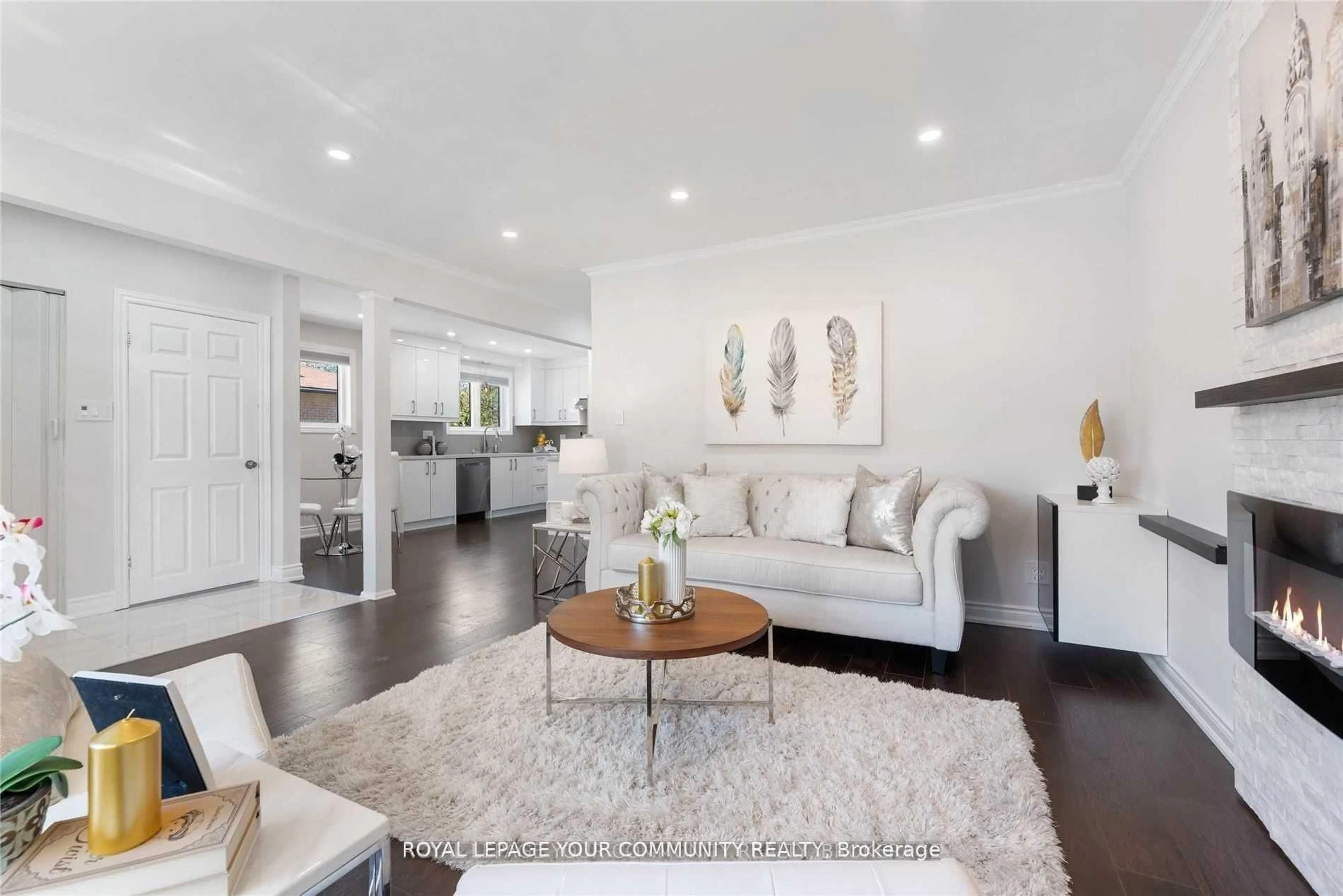 Living room with furniture, unknown for 60 Child Dr, Aurora Ontario L4G 1Y7