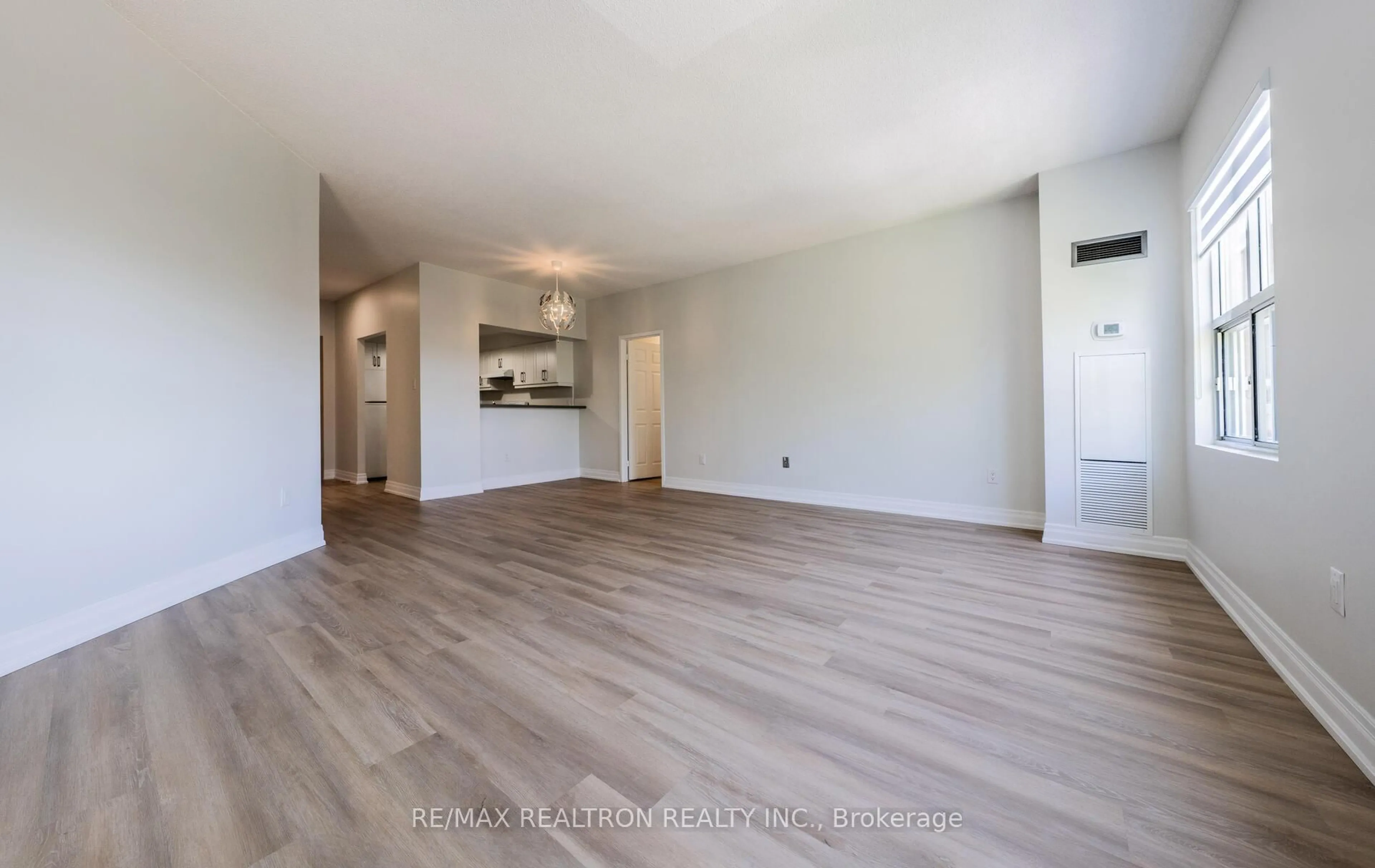 A pic of a room for 9 Chalmers Rd #Ph8, Richmond Hill Ontario L4B 3N3