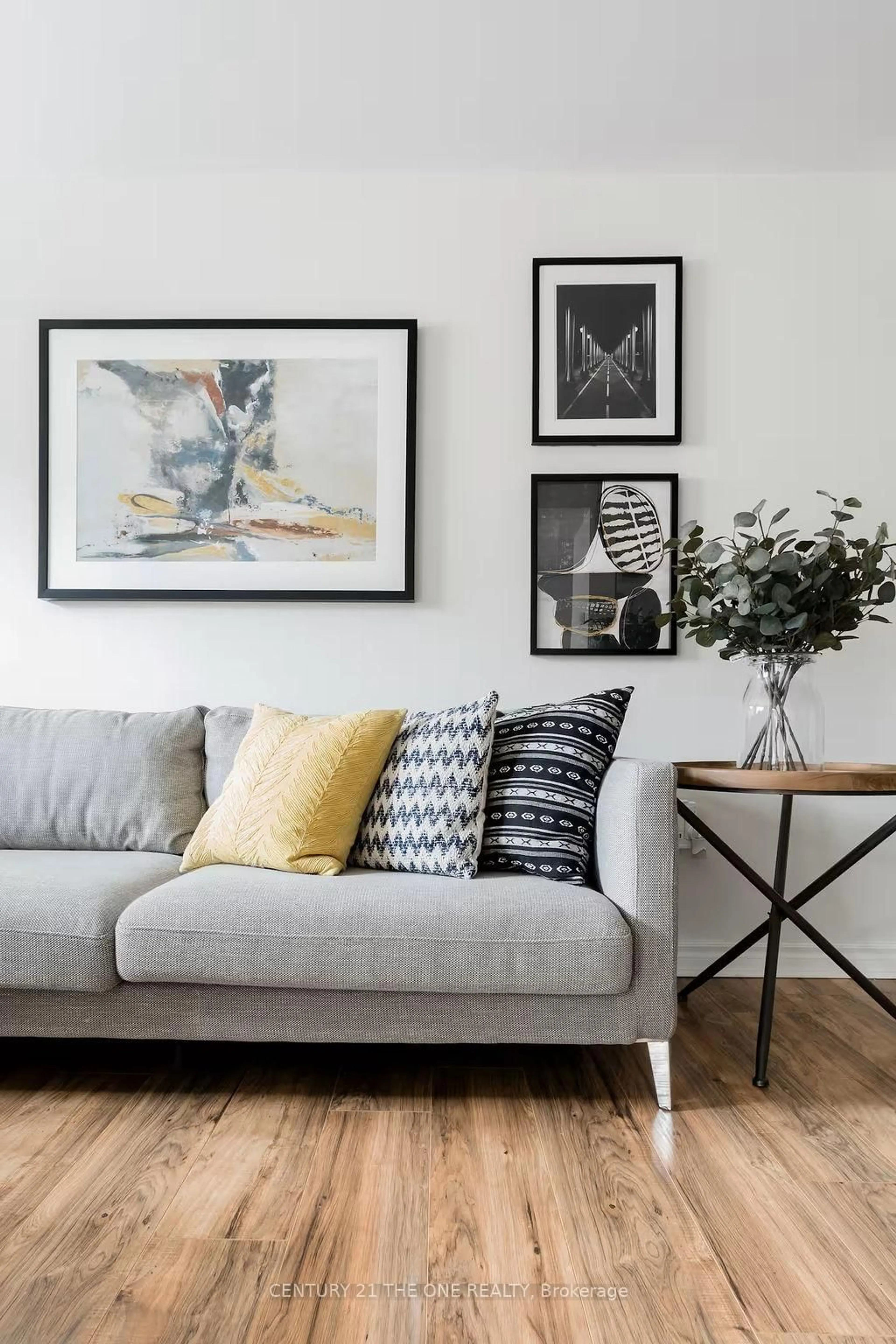 Living room with furniture, unknown for 75 Weldrick Rd #721, Richmond Hill Ontario L4C 0H9