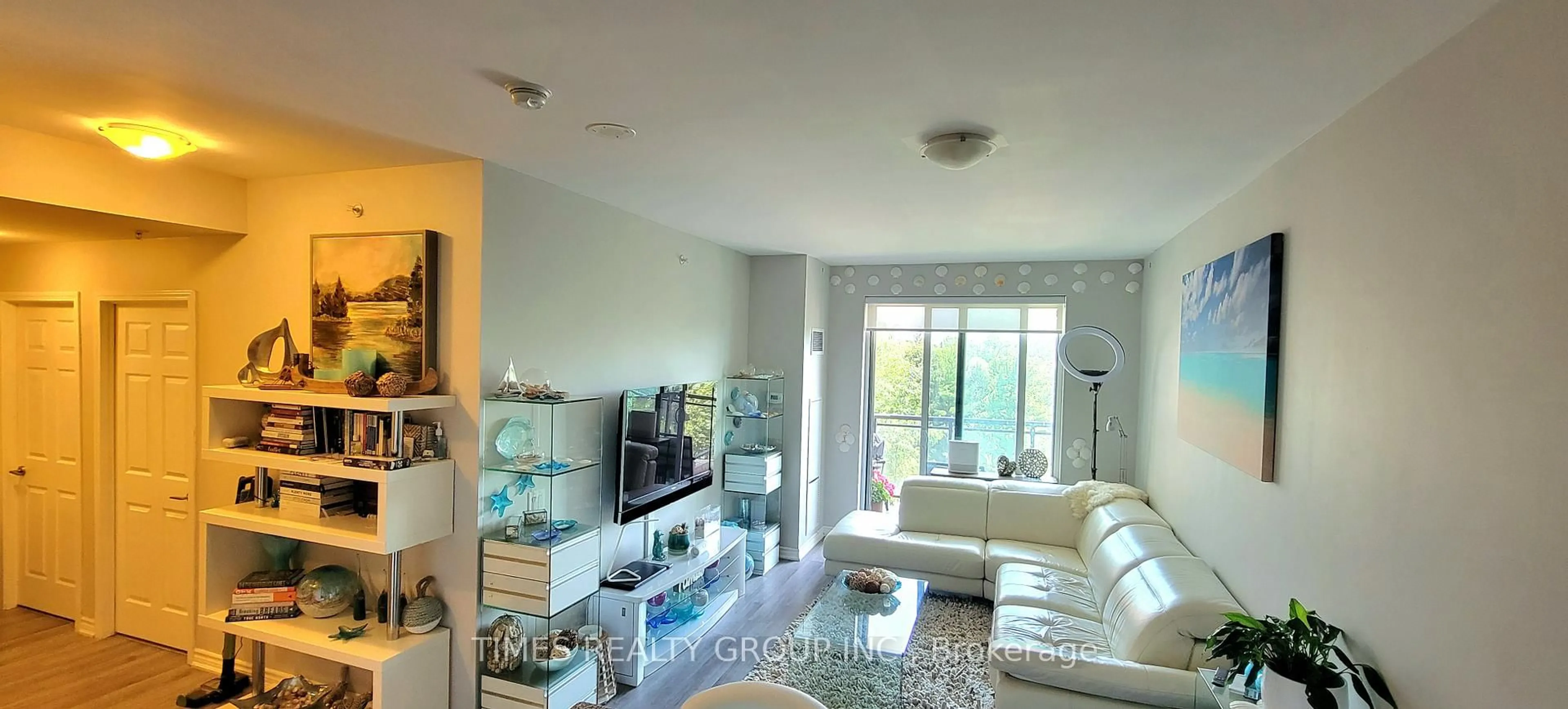 Living room with furniture, unknown for 11611 Yonge St #301, Richmond Hill Ontario L4E 1G2