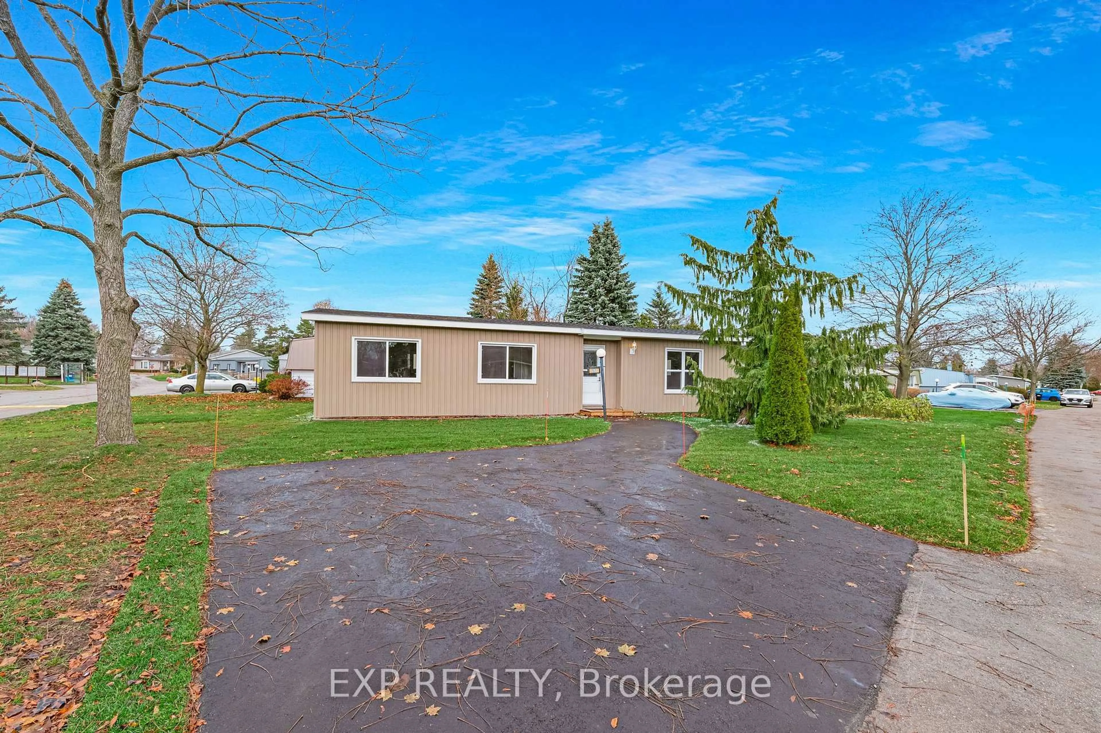 A pic from outside/outdoor area/front of a property/back of a property/a pic from drone, unknown for 52 Corner Brook Tr, Innisfil Ontario L9S 1N6