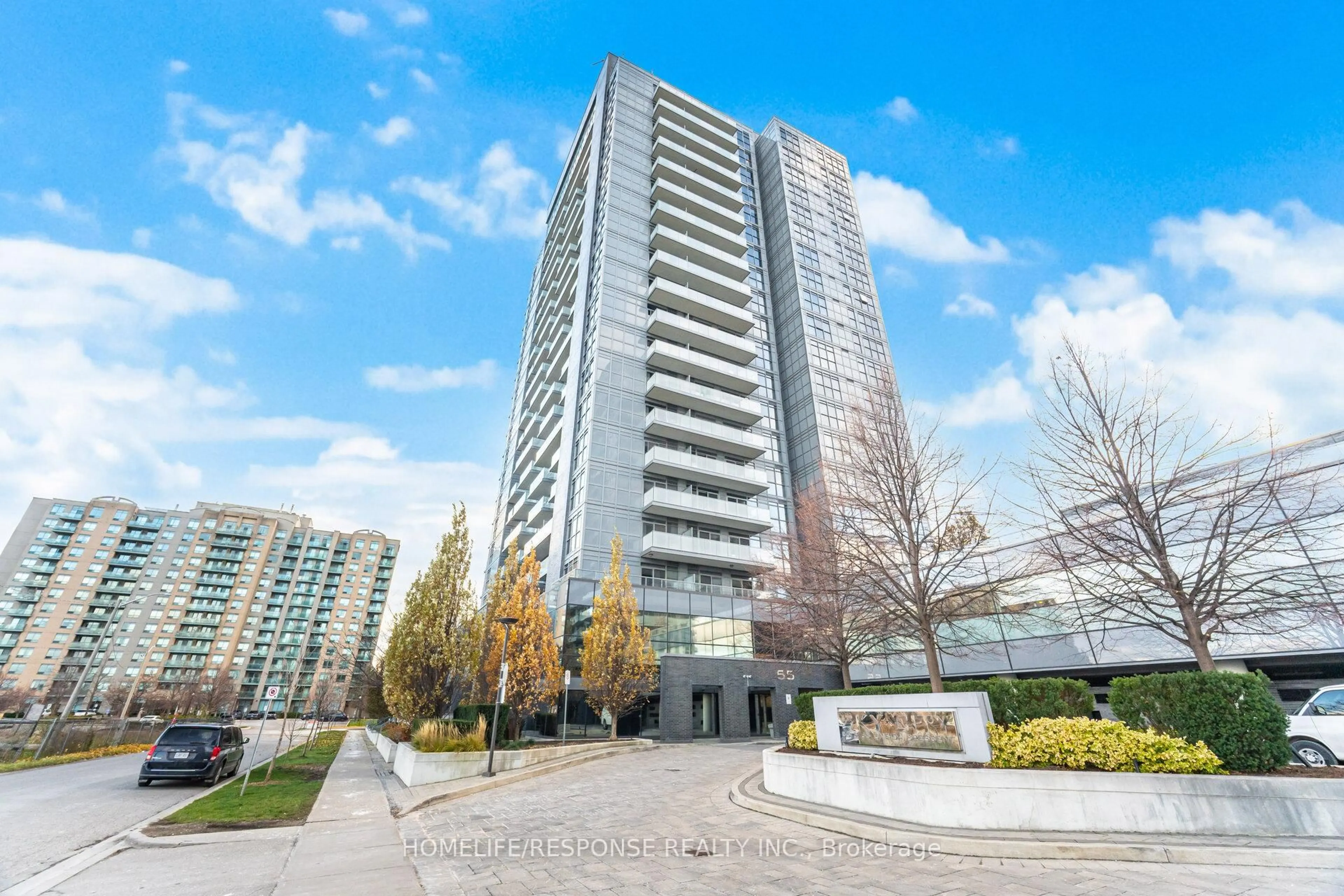 Patio, building for 55 Oneida Cres #1206, Richmond Hill Ontario L4B 4T9