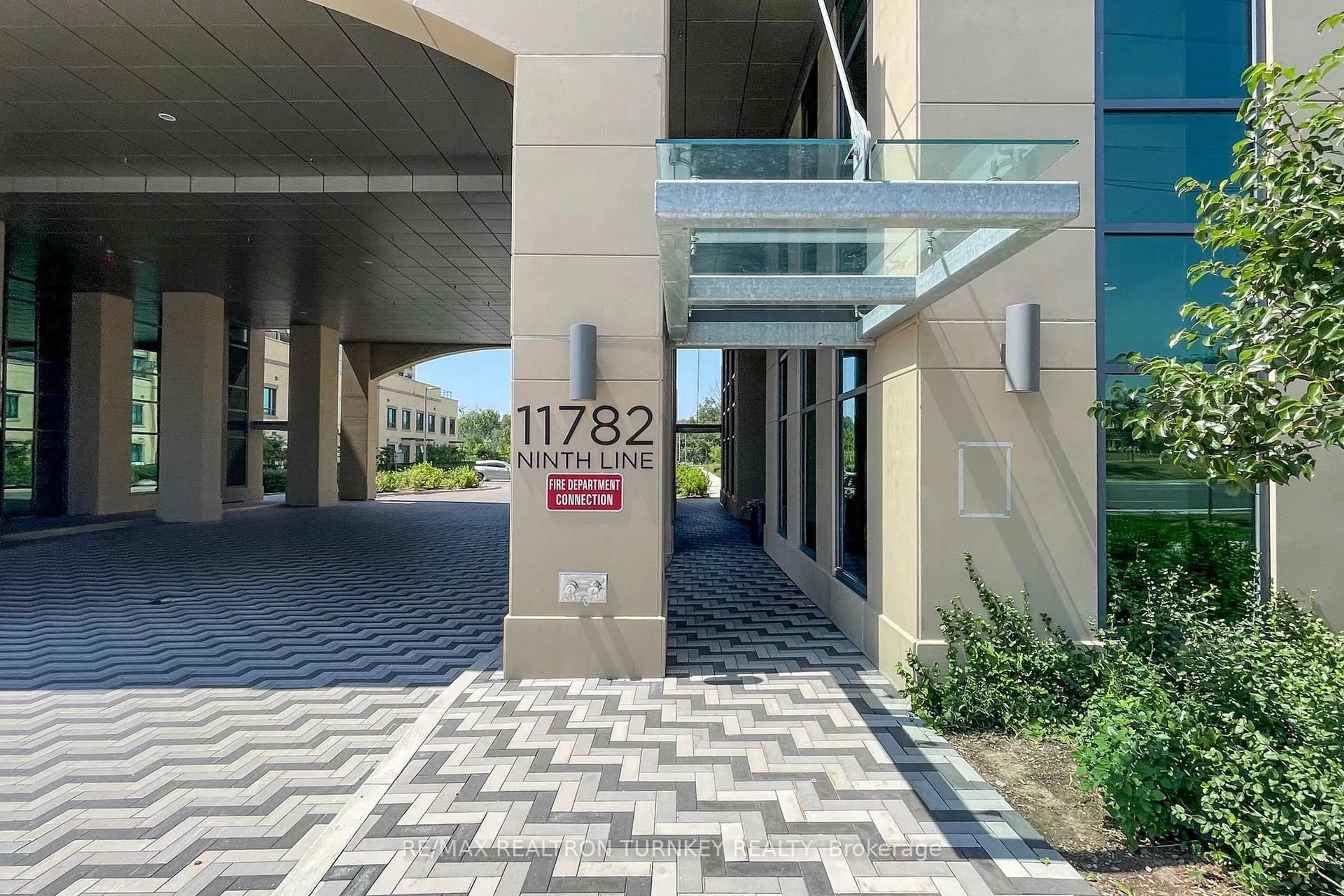 Indoor foyer for 11782 Ninth Line #711, Whitchurch-Stouffville Ontario L4A 5E9