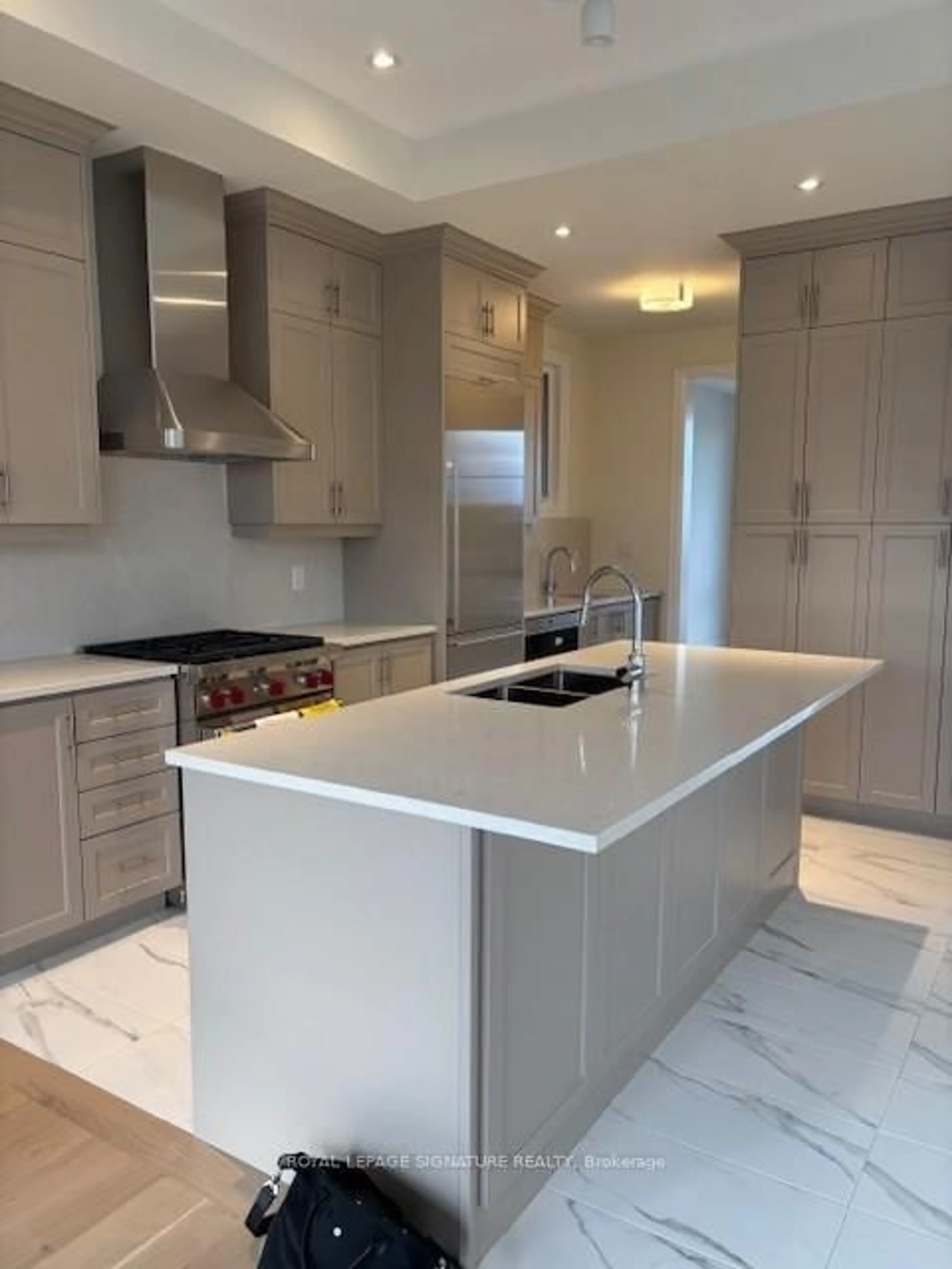 Contemporary kitchen, unknown for 452 York Downs Blvd, Markham Ontario L6C 3P8