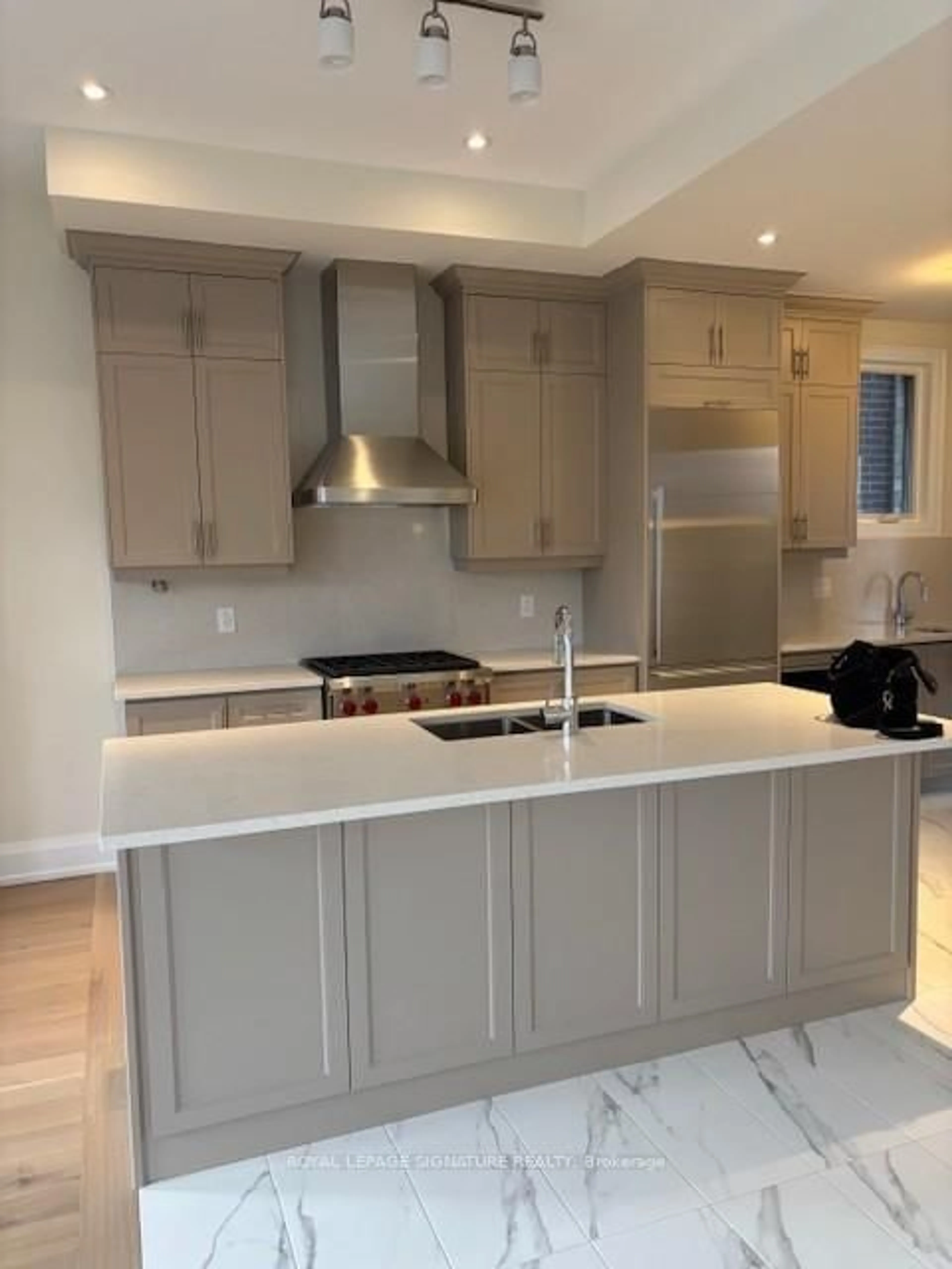 Contemporary kitchen, unknown for 452 York Downs Blvd, Markham Ontario L6C 3P8