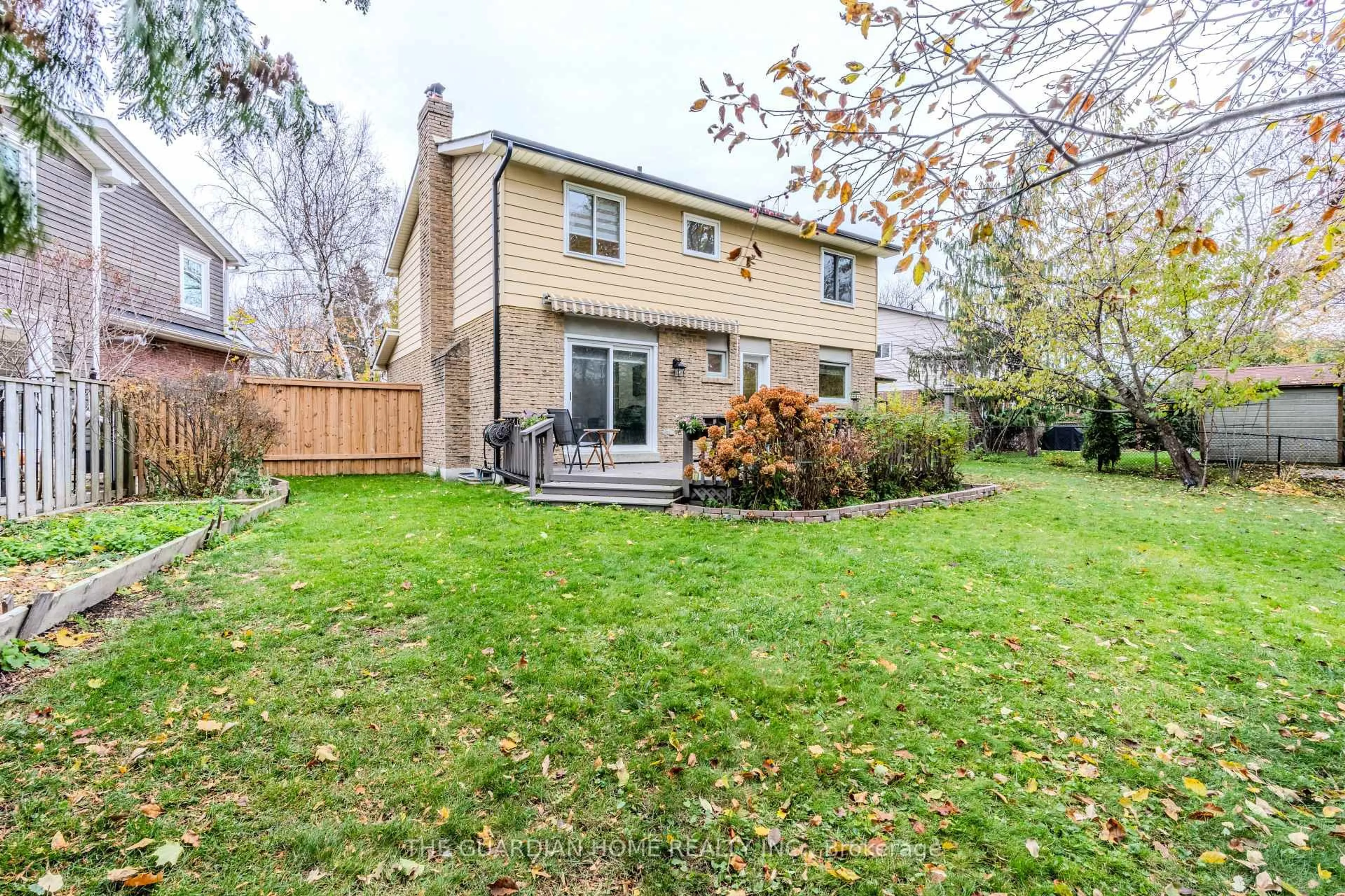 Patio, street for 40 Sir Gawaine Pl, Markham Ontario L3P 3A2