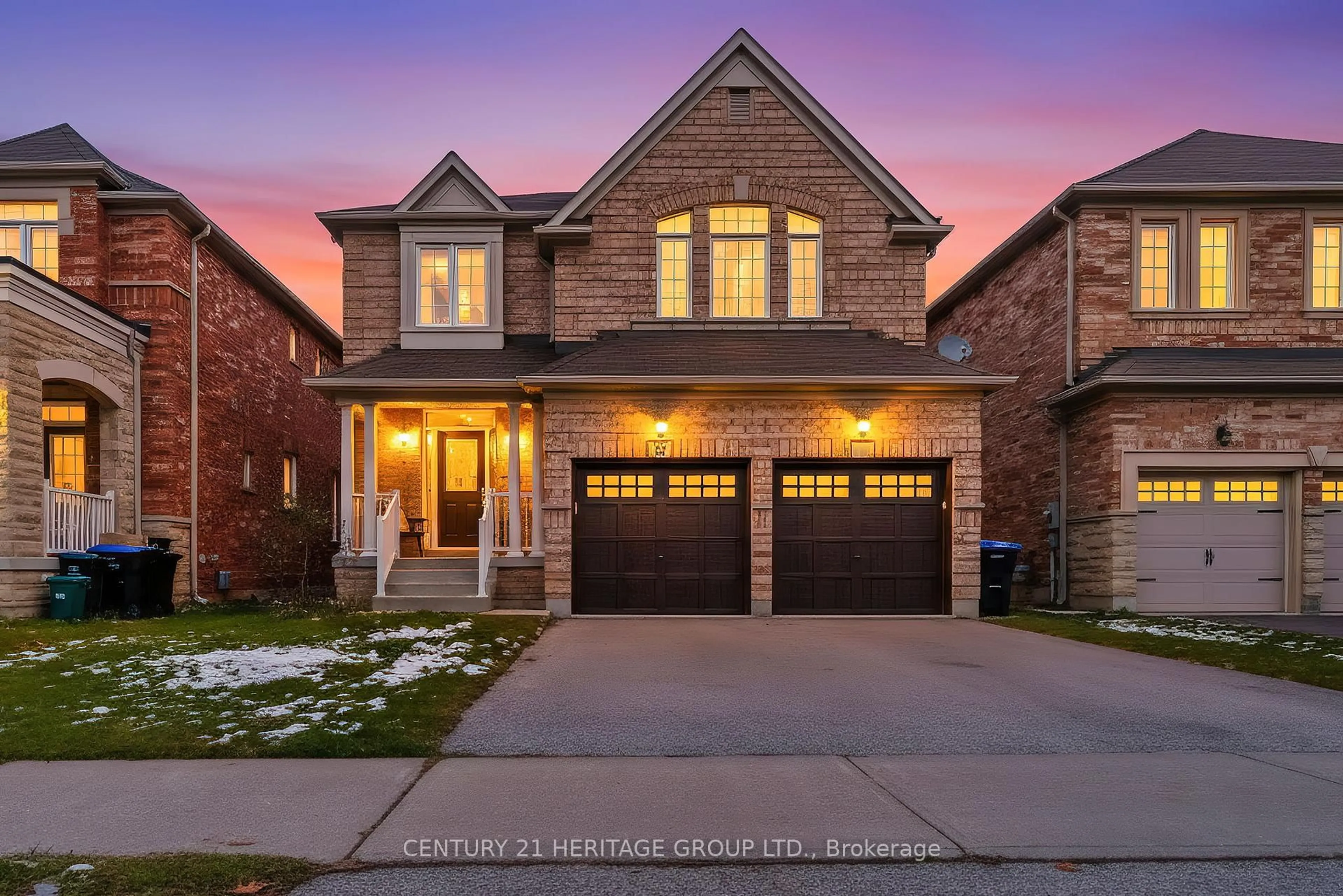 Home with brick exterior material, street for 32 Amberwing Landing, Bradford West Gwillimbury Ontario L3Z 0H9