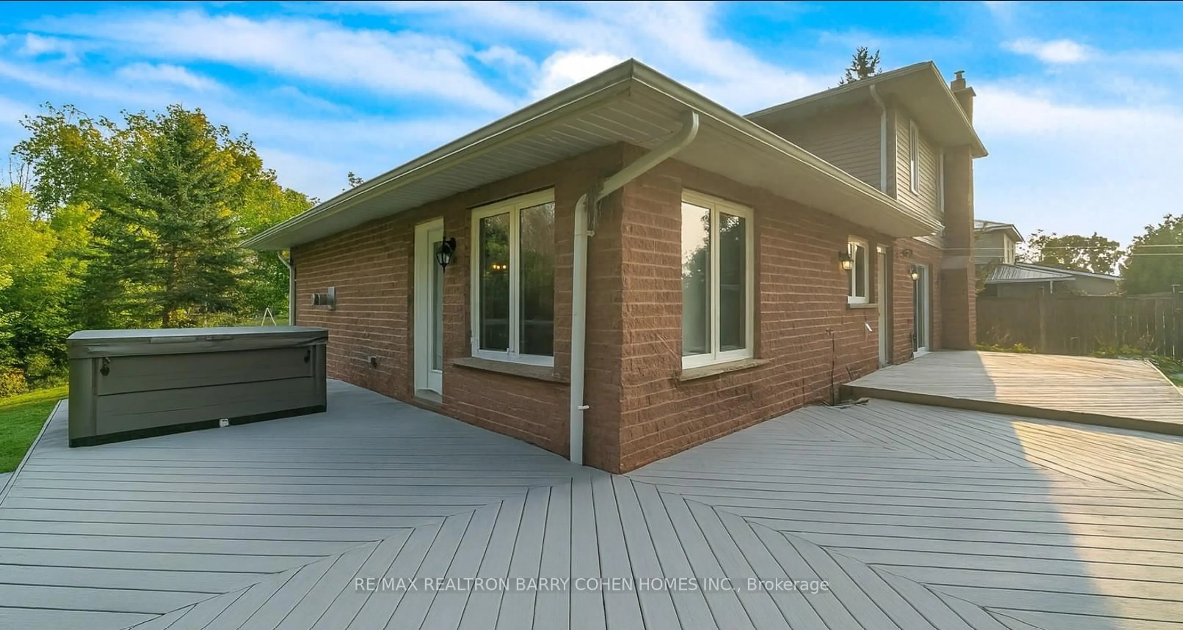 Home with brick exterior material, unknown for 14 Mellon Ave, Georgina Ontario L0E 1N0