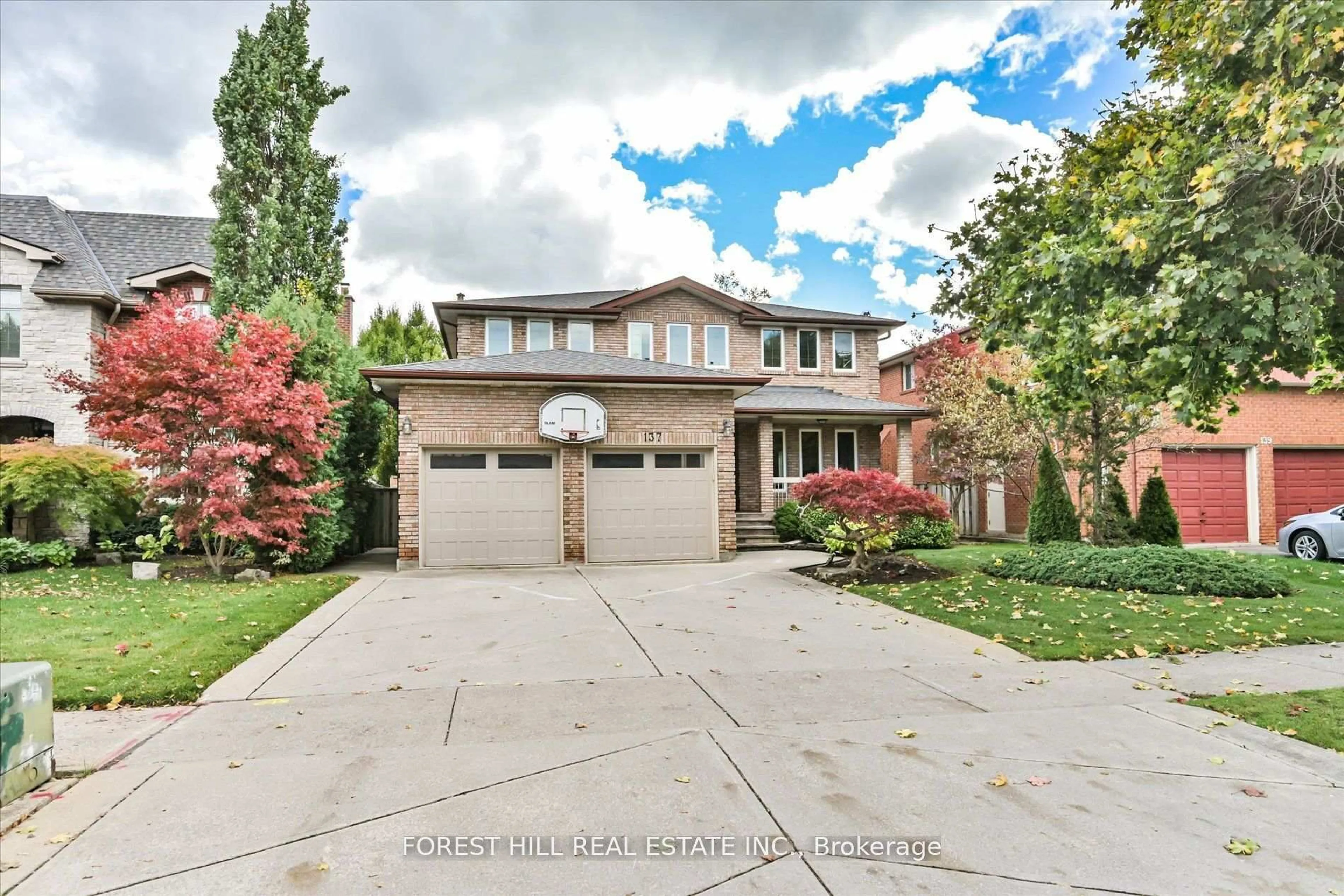 Home with brick exterior material, street for 137 Marsi Rd, Richmond Hill Ontario L4C 5R3