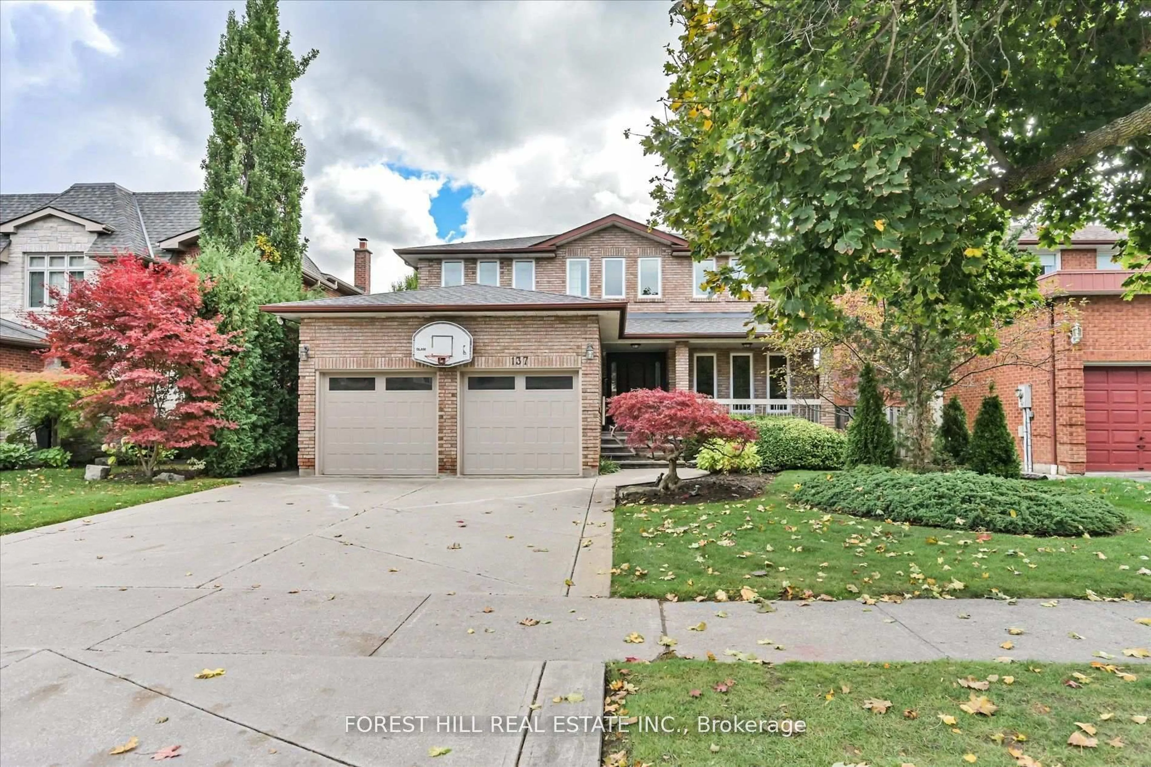 Home with brick exterior material, street for 137 Marsi Rd, Richmond Hill Ontario L4C 5R3