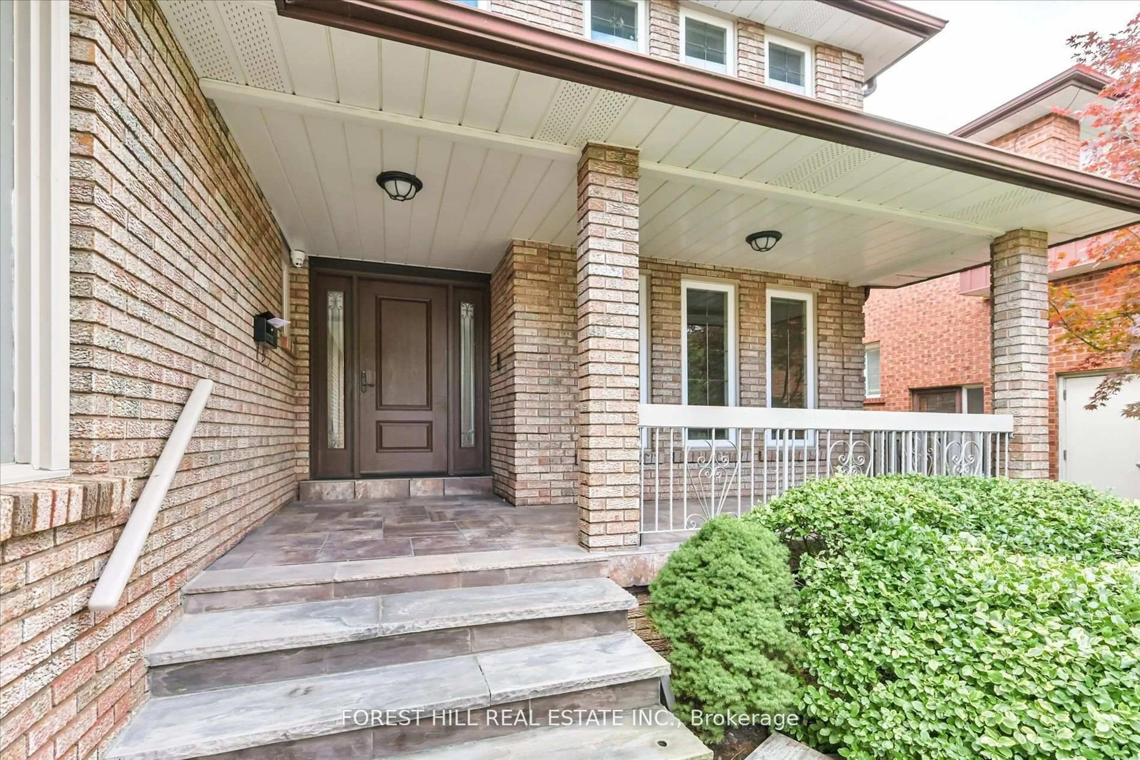 Home with brick exterior material, street for 137 Marsi Rd, Richmond Hill Ontario L4C 5R3