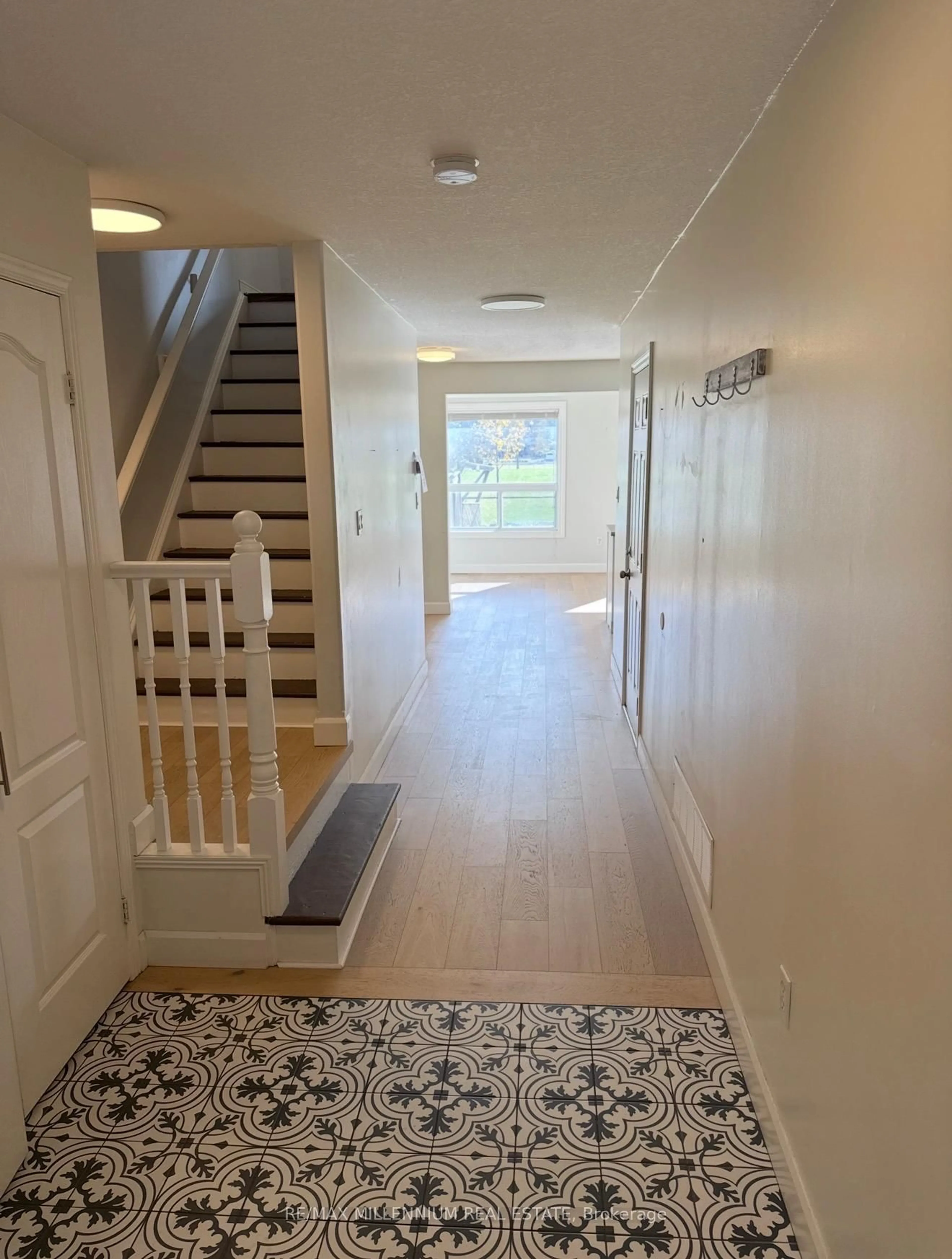 Unknown for 27 Shephard Ave, New Tecumseth Ontario L9R 2E8