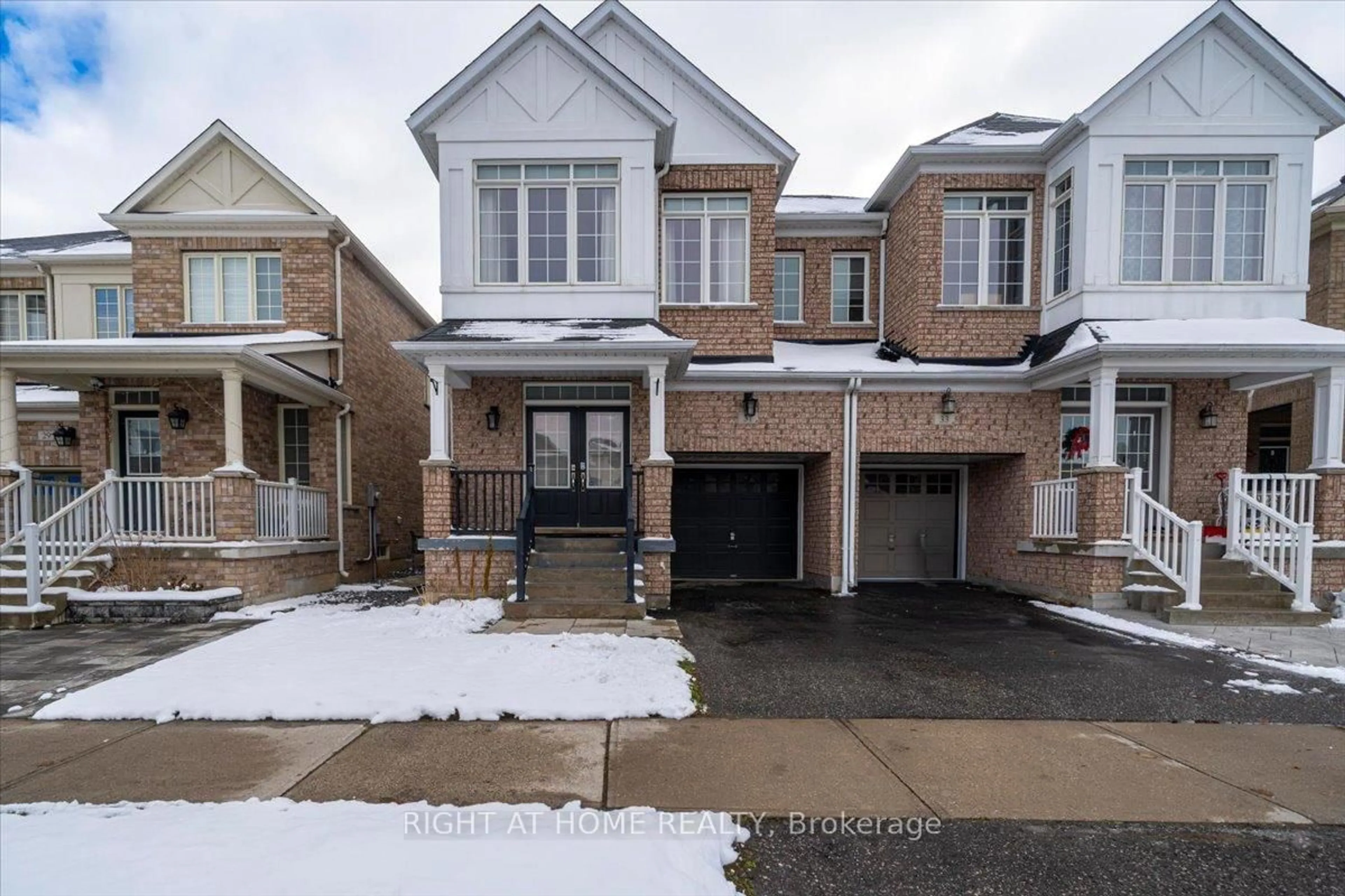 Home with brick exterior material, street for 31 Brown Lane, Whitchurch-Stouffville Ontario L4A 0V1
