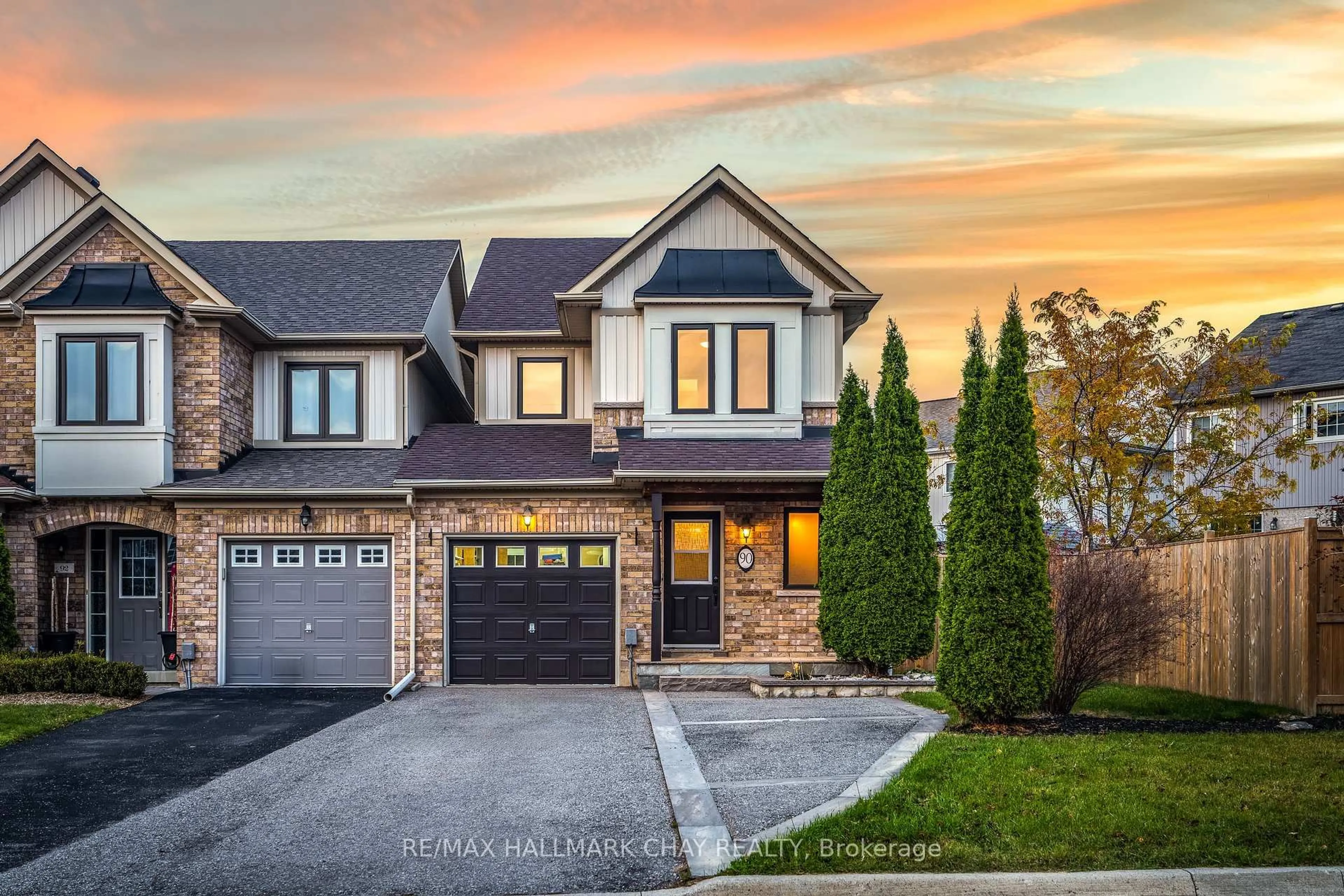 Home with brick exterior material, street for 90 Hammill Hts, East Gwillimbury Ontario L0G 1M0