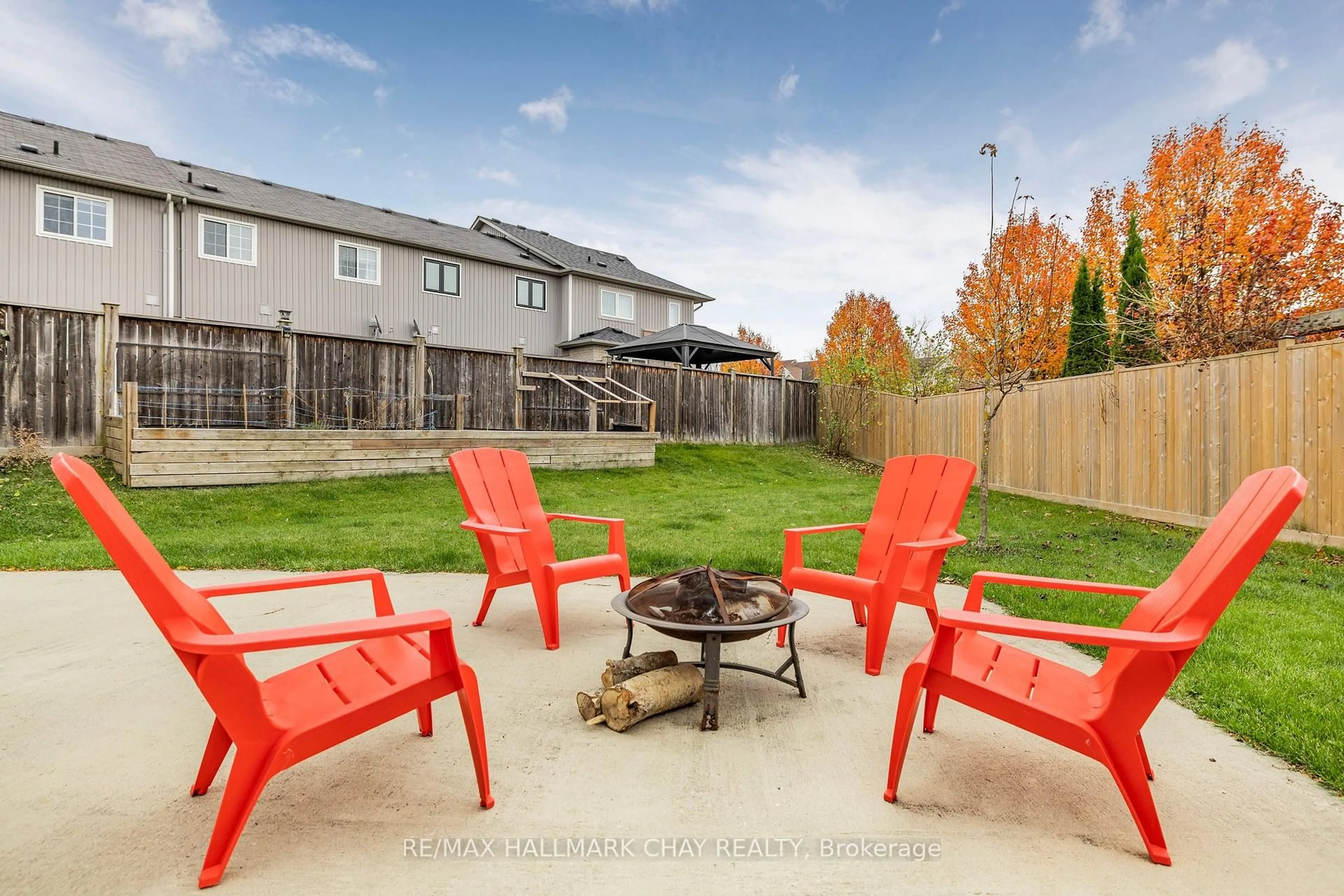Patio, unknown for 90 Hammill Hts, East Gwillimbury Ontario L0G 1M0