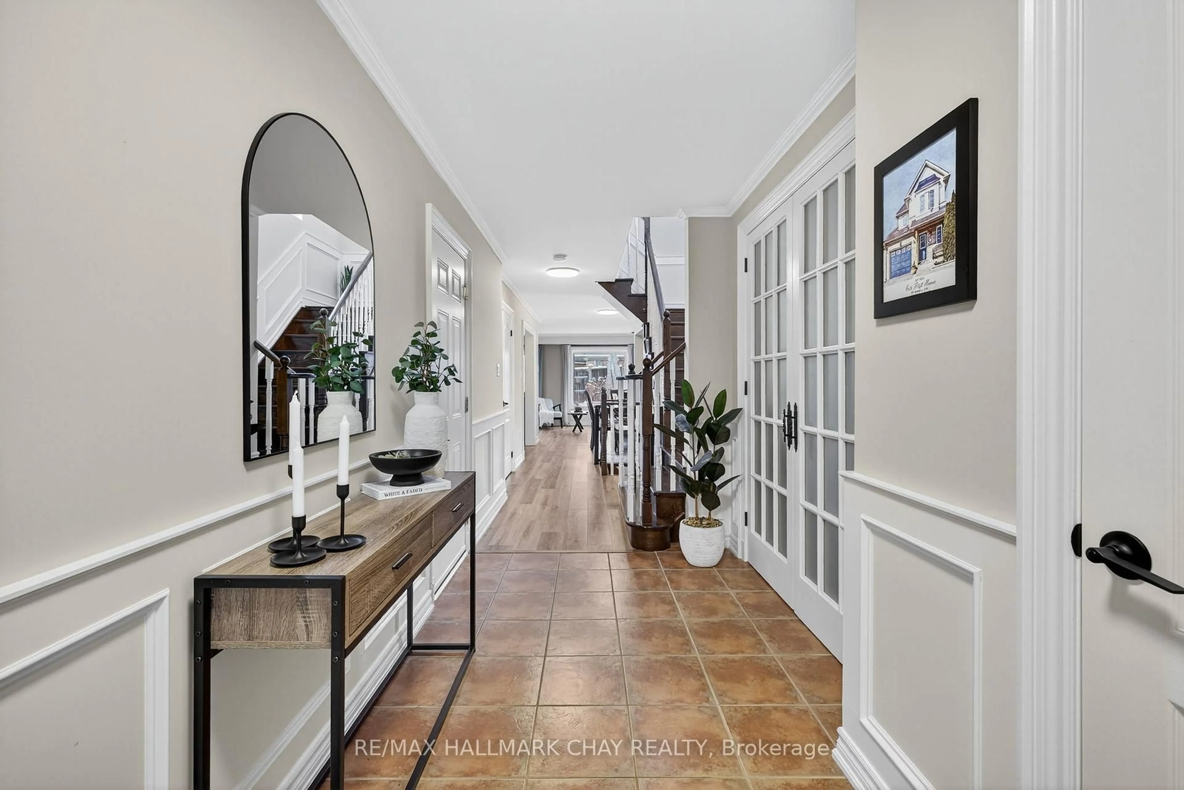 Indoor foyer for 90 Hammill Hts, East Gwillimbury Ontario L0G 1M0