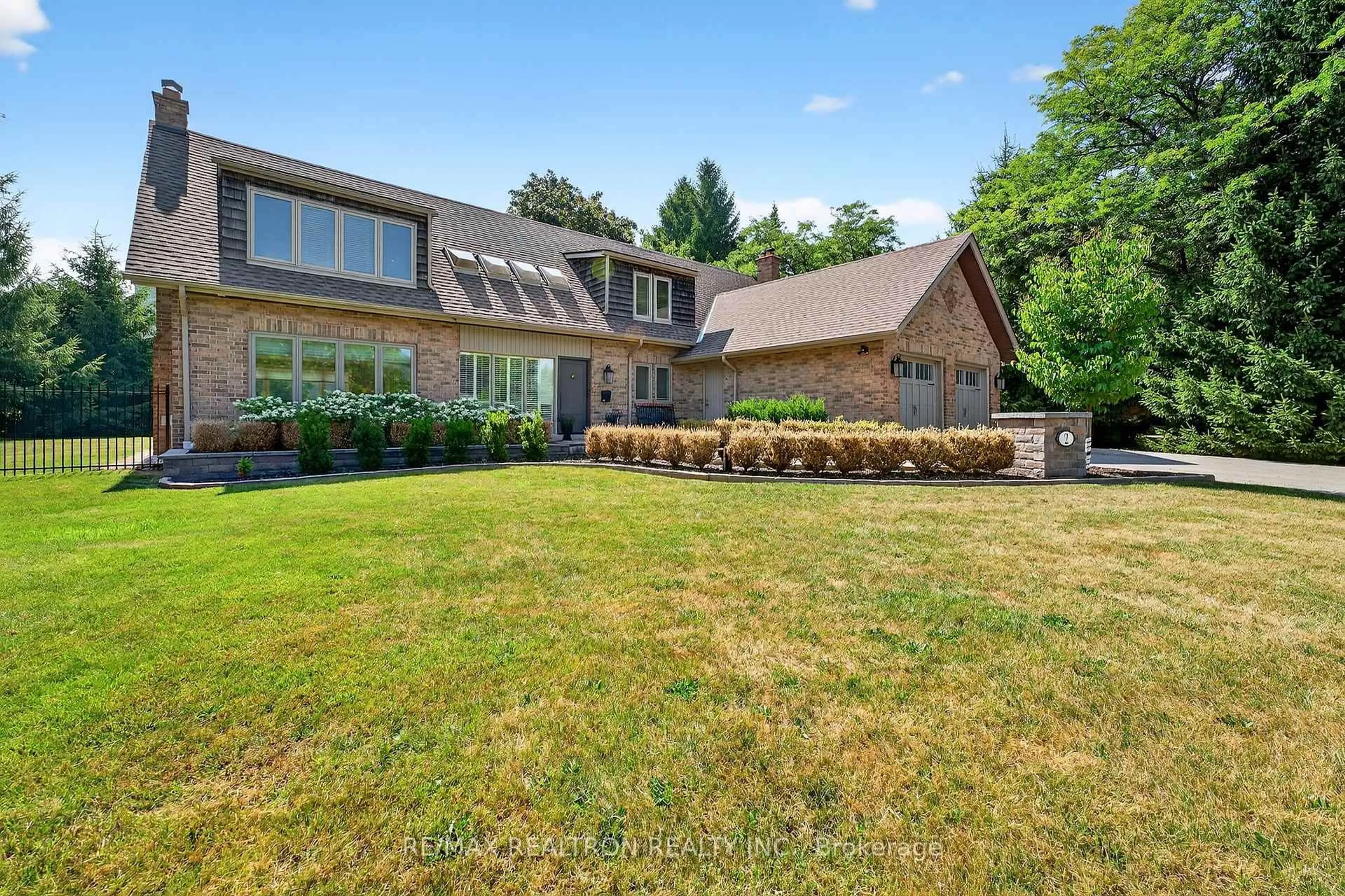 Unknown for 2 Aukland Lane, King Ontario L7B 1C1