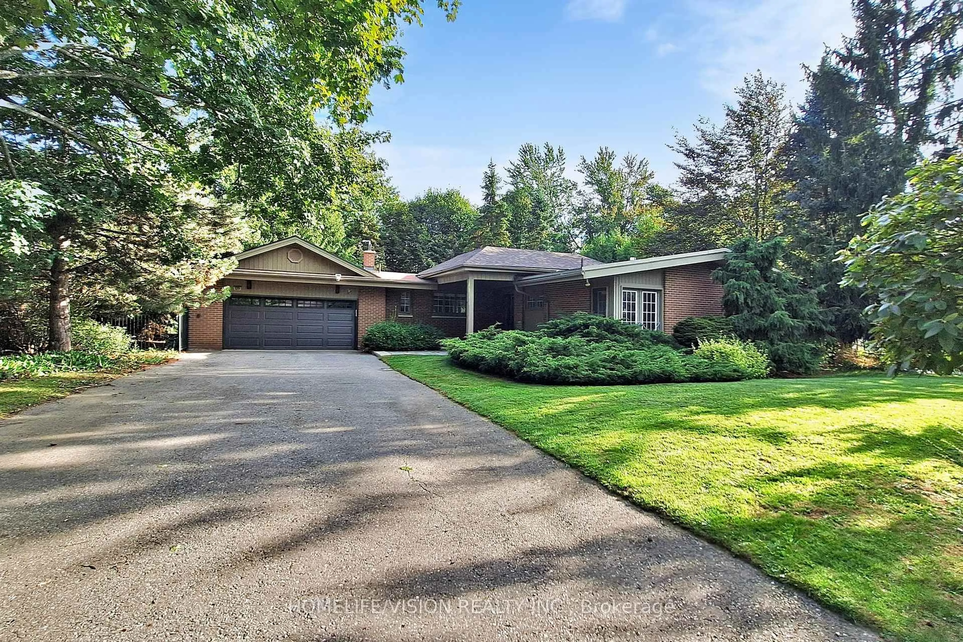 Home with brick exterior material, street for 135 Patricia Dr, King Ontario L7B 1H3