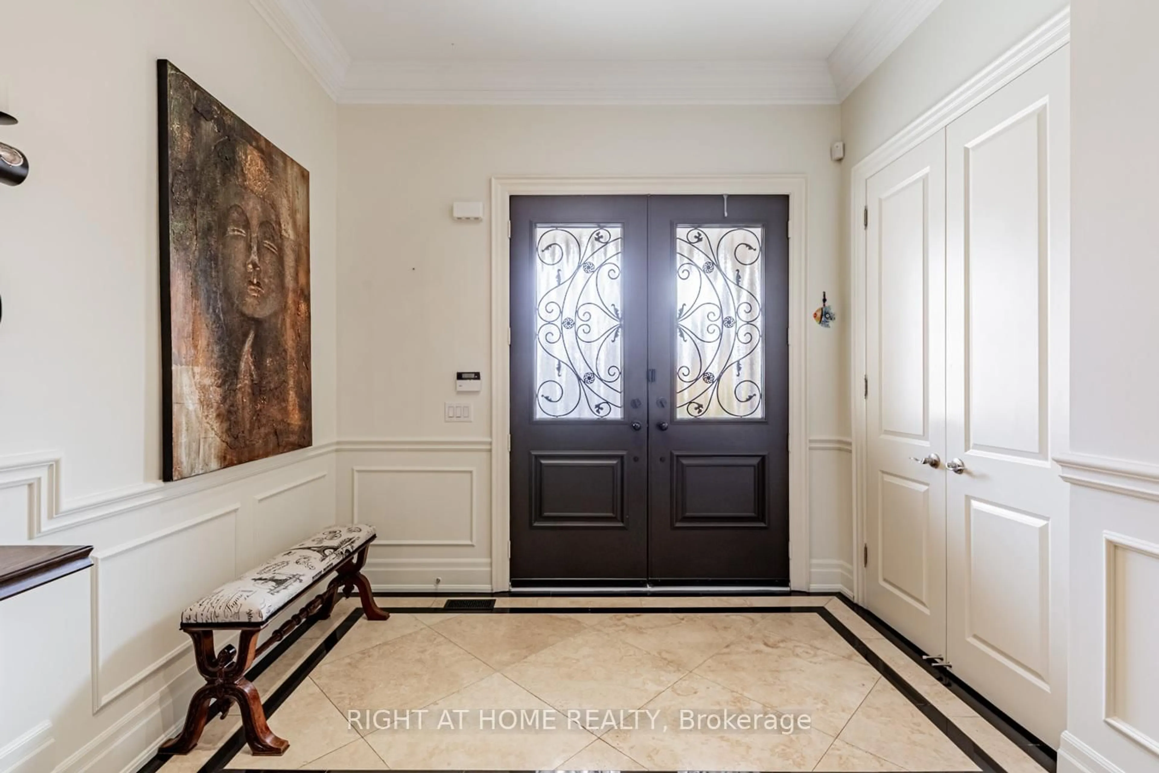 Indoor entryway for 82 Rivermill Cres, Vaughan Ontario L6A 0H4