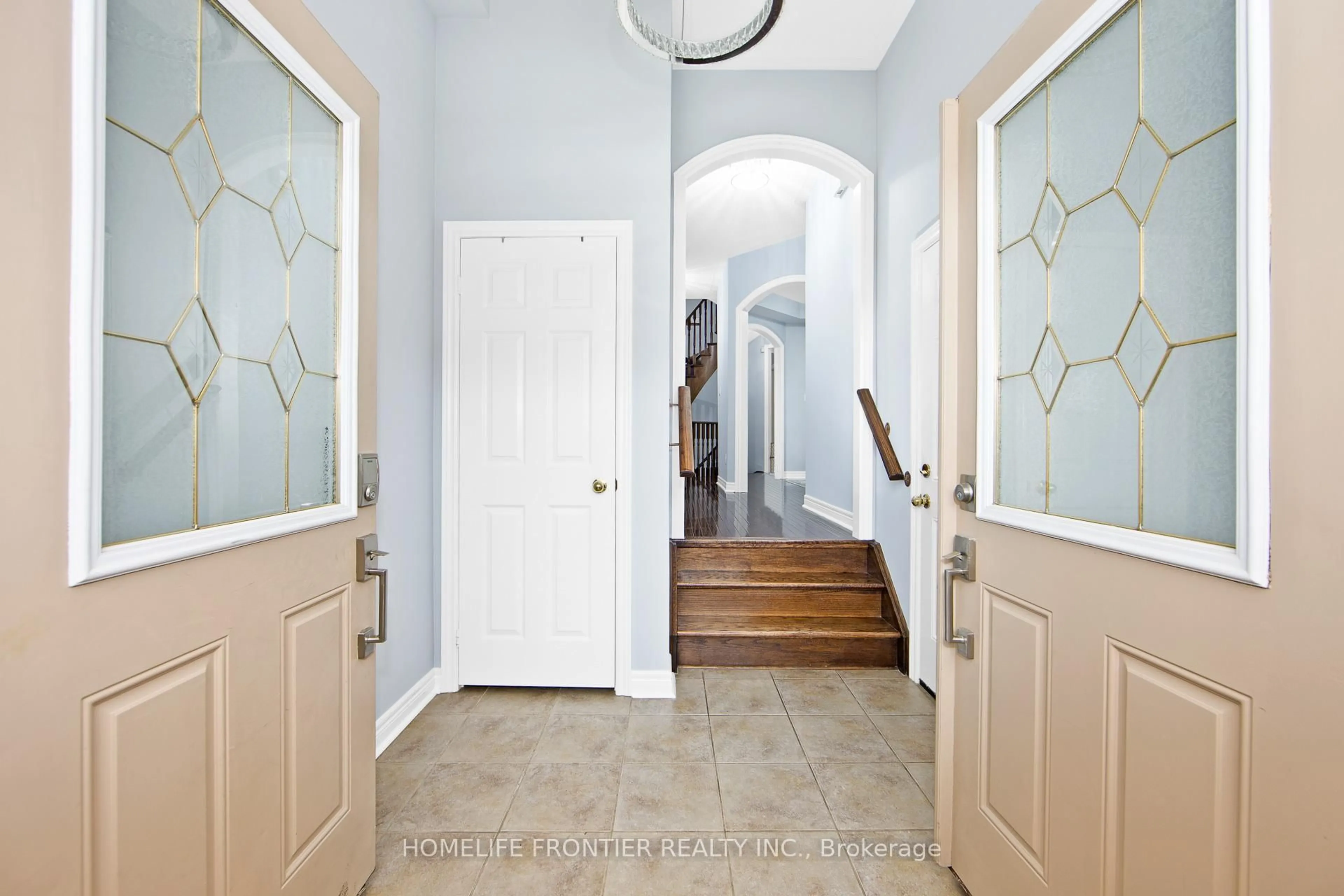 Indoor entryway for 280 Paradelle Dr #64, Richmond Hill Ontario L4E 0E1