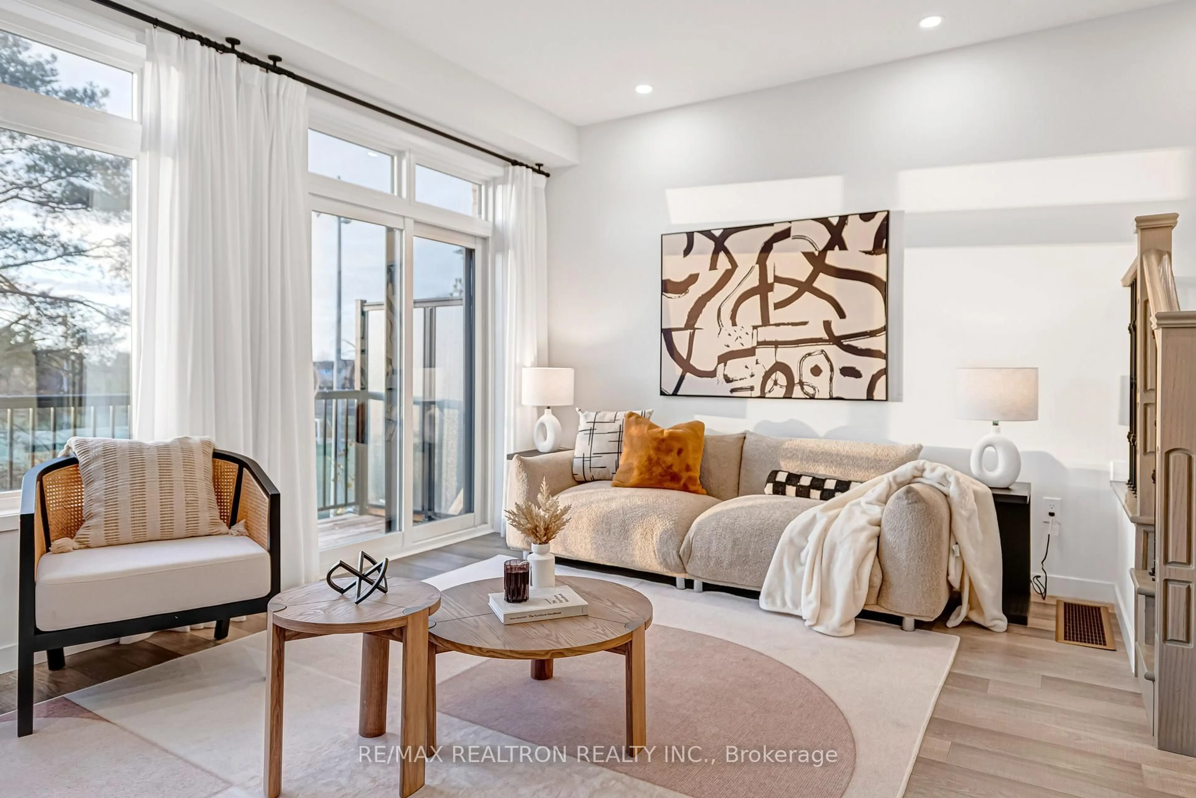 Living room with furniture, unknown for 54 Seacoasts Circ, Vaughan Ontario L6A 5B6