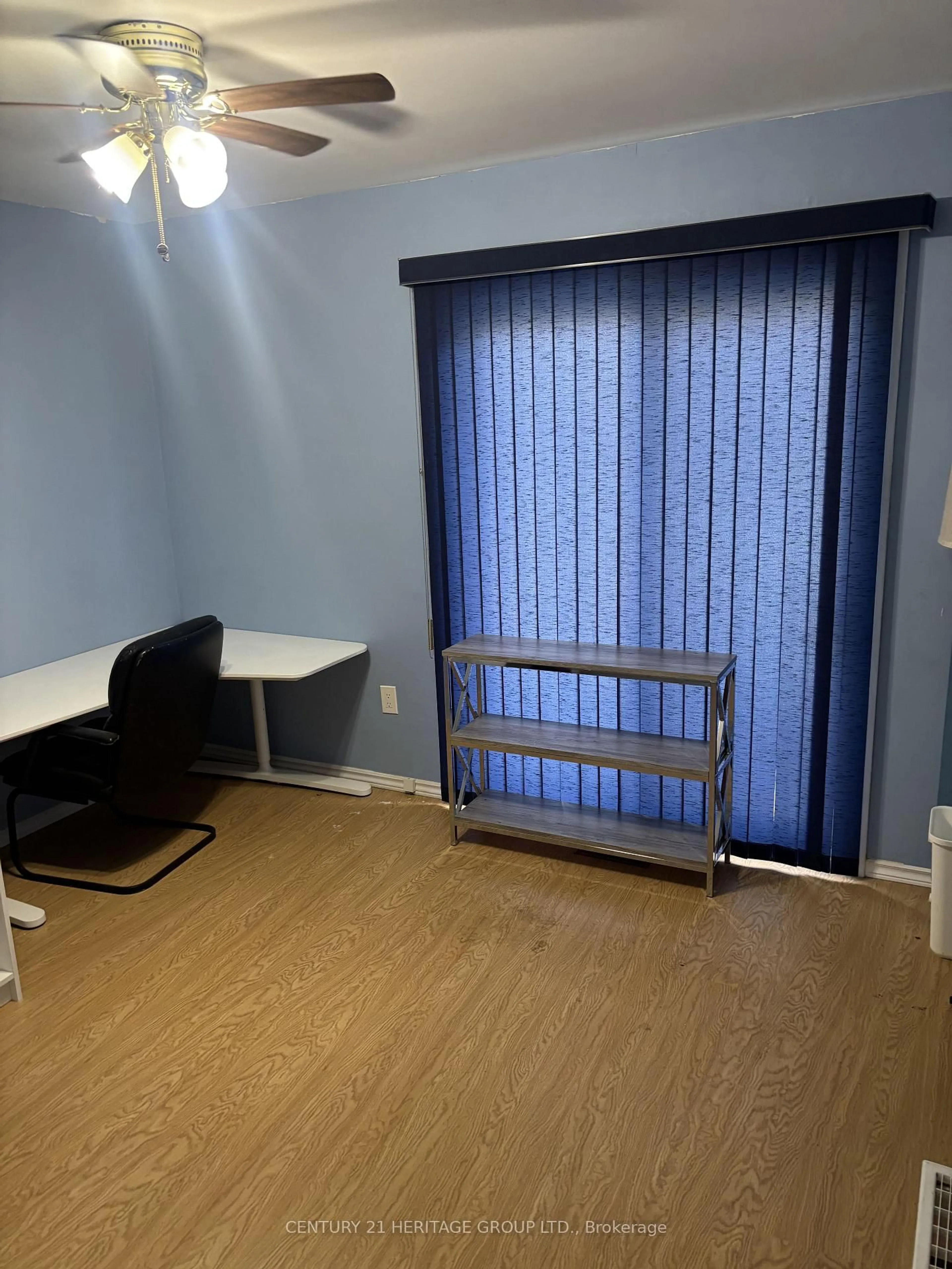 A pic of a room for 717 Jackson Crt, Newmarket Ontario L3Y 5A5