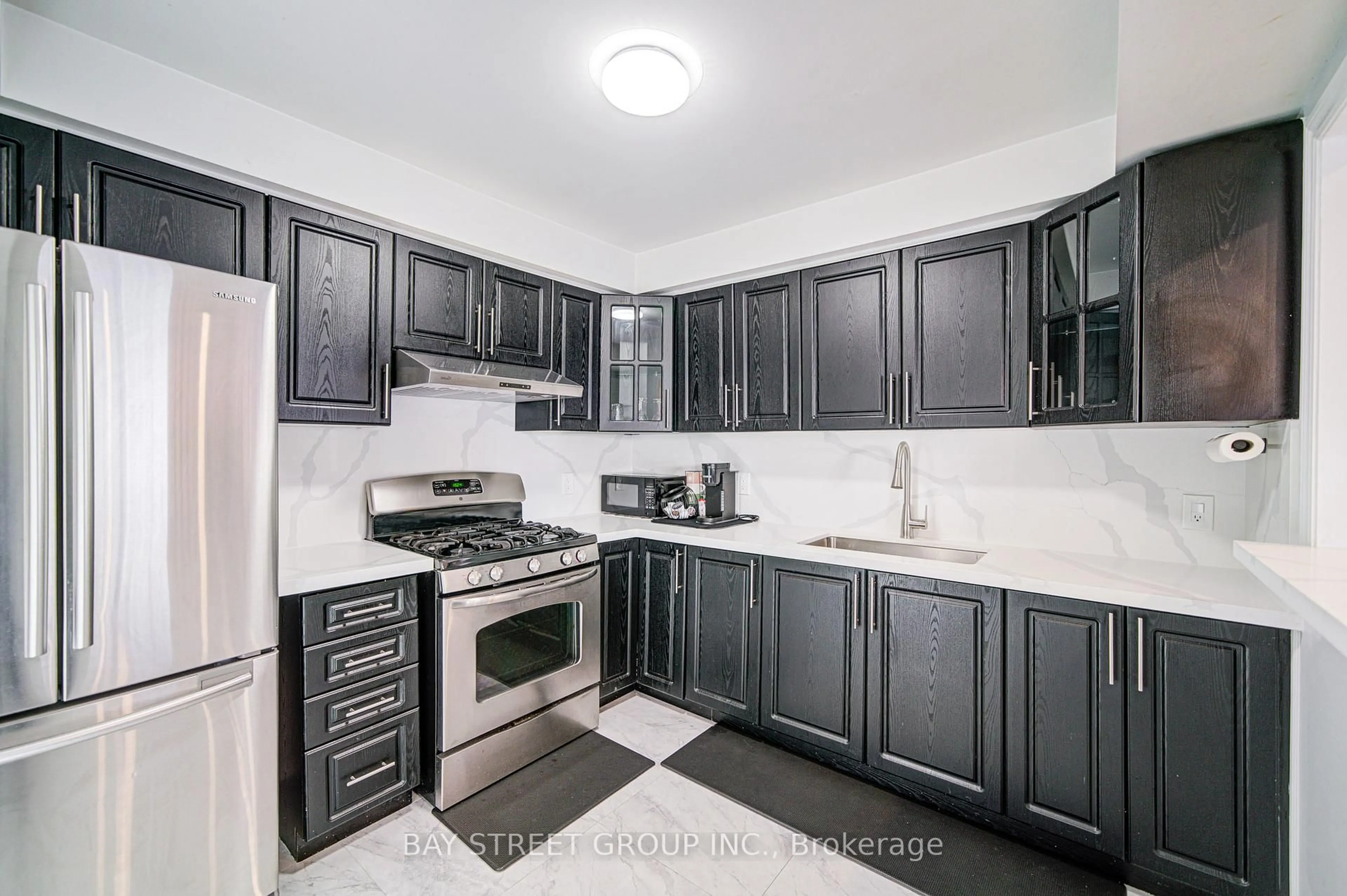Standard kitchen, ceramic/tile floor for 73 Mindy Cres, Markham Ontario L3S 3X3