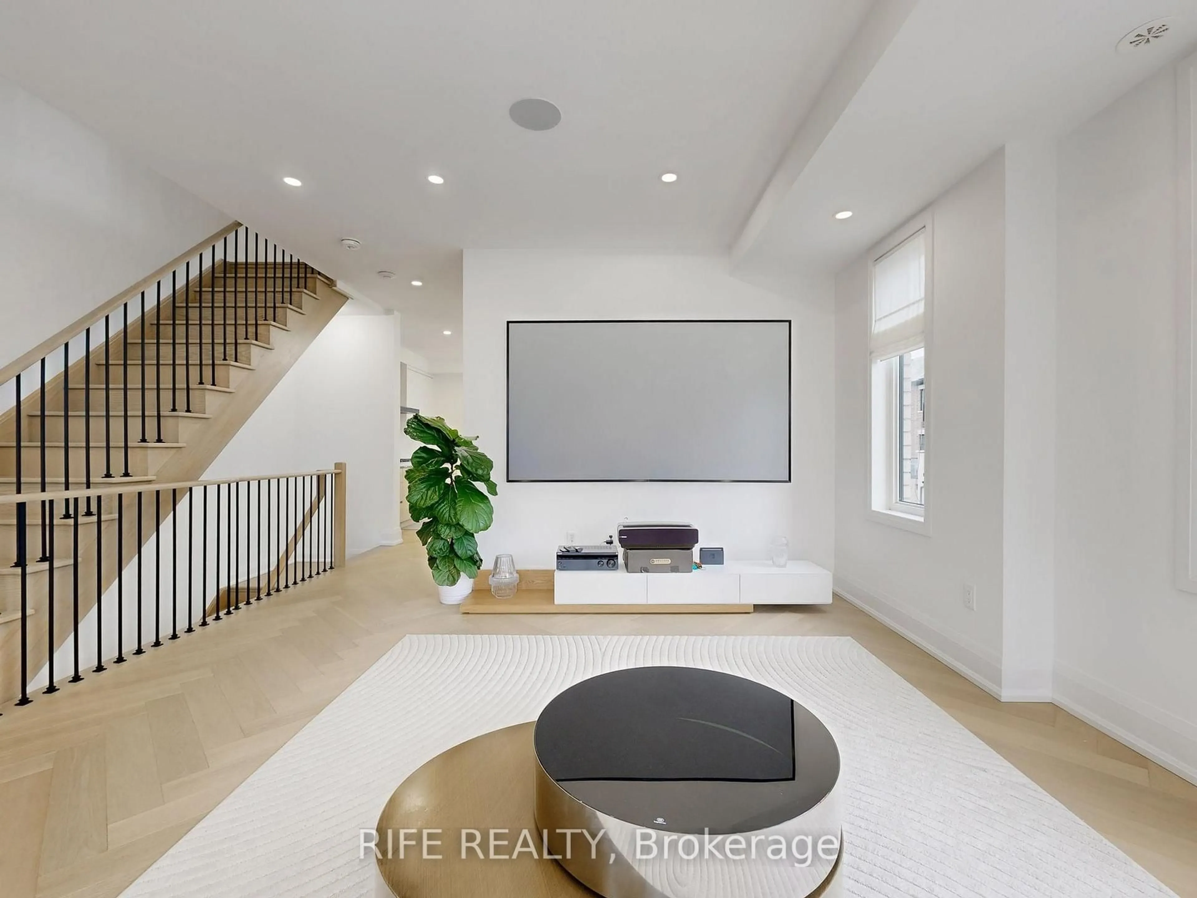 Indoor entryway for 7 Arthur White Lane, Markham Ontario L6E 0W2