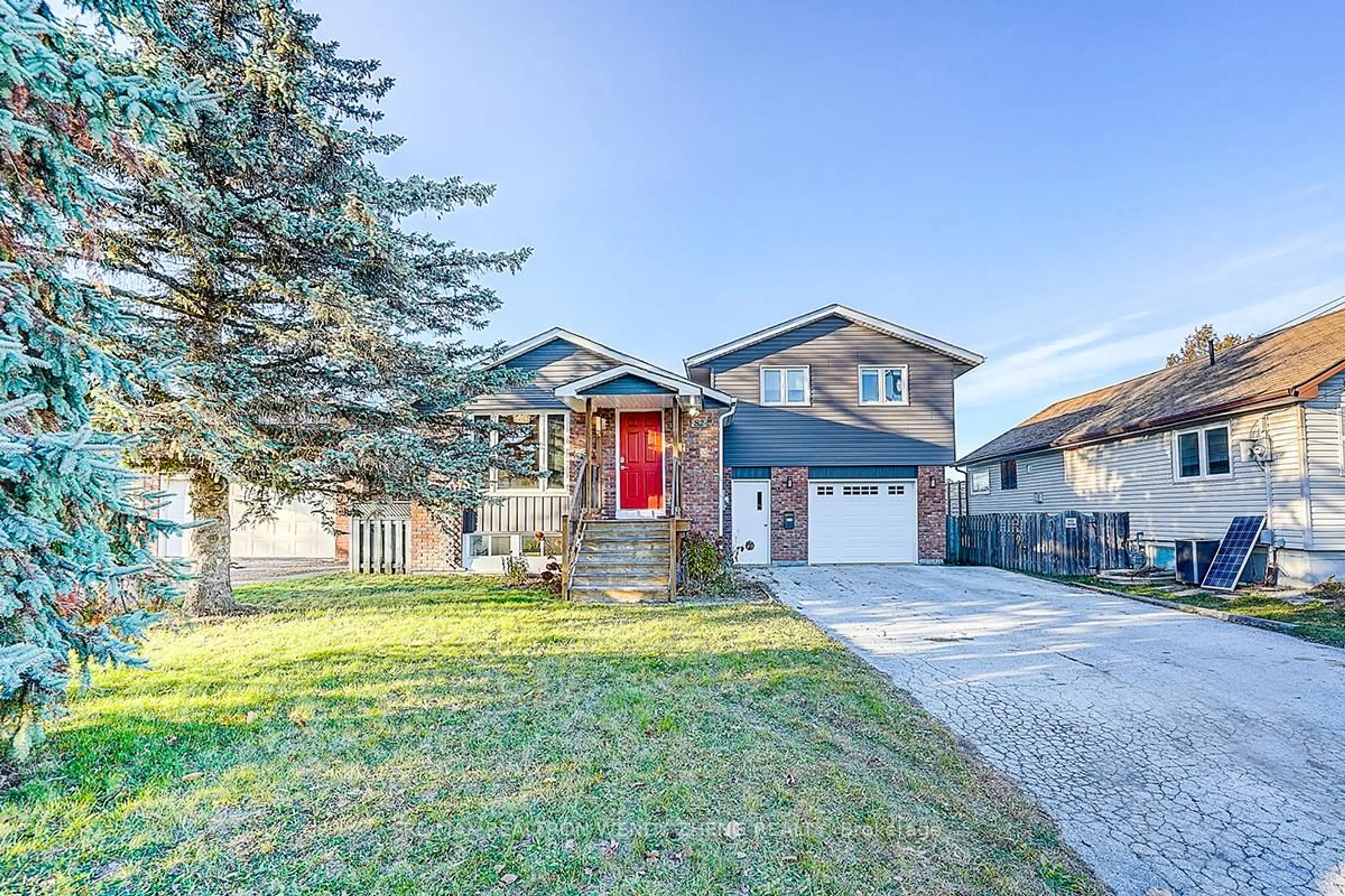 Unknown for 82 Riverglen Dr, Georgina Ontario L4P 2R1