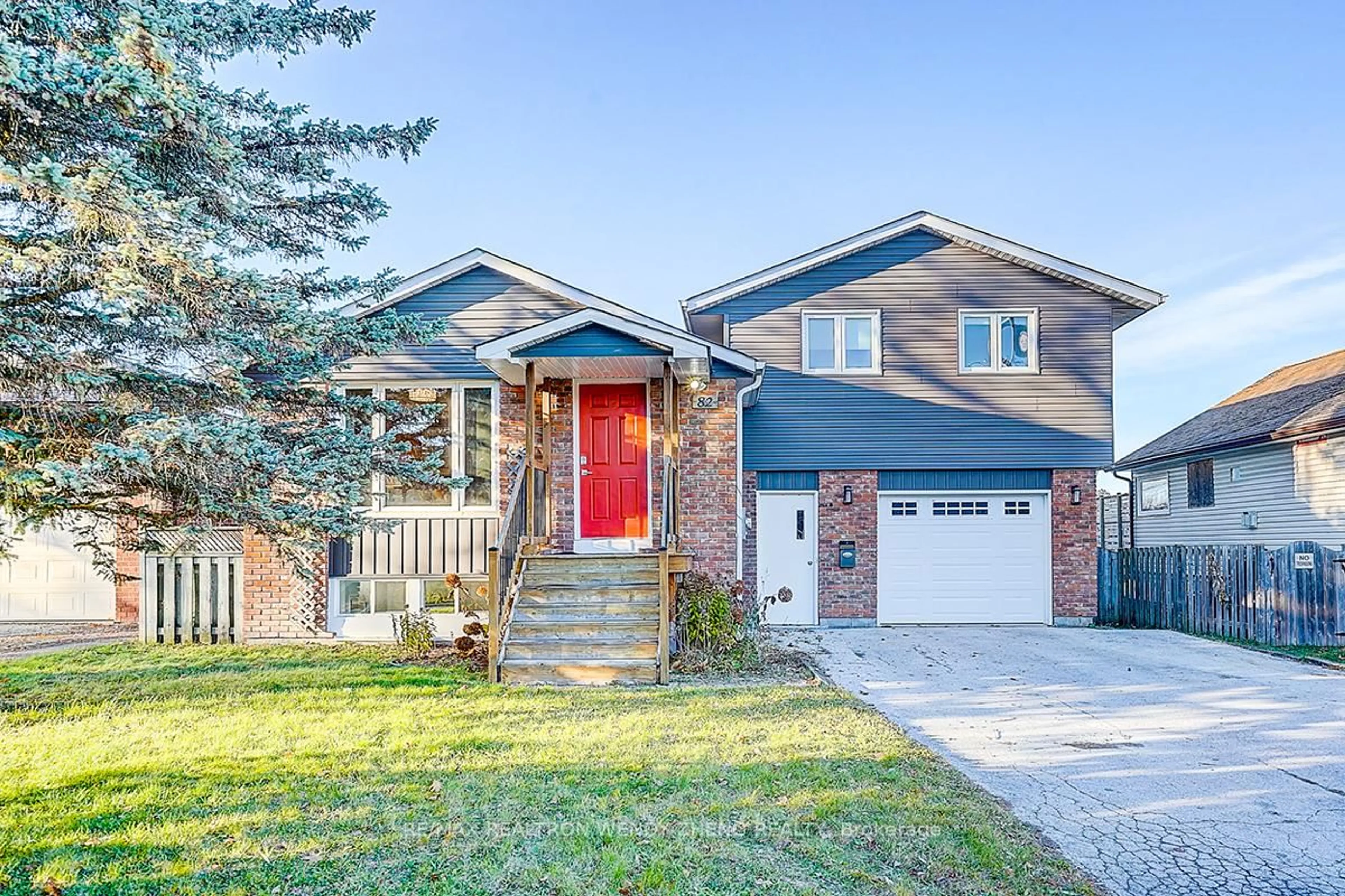 Home with brick exterior material, street for 82 Riverglen Dr, Georgina Ontario L4P 2R1