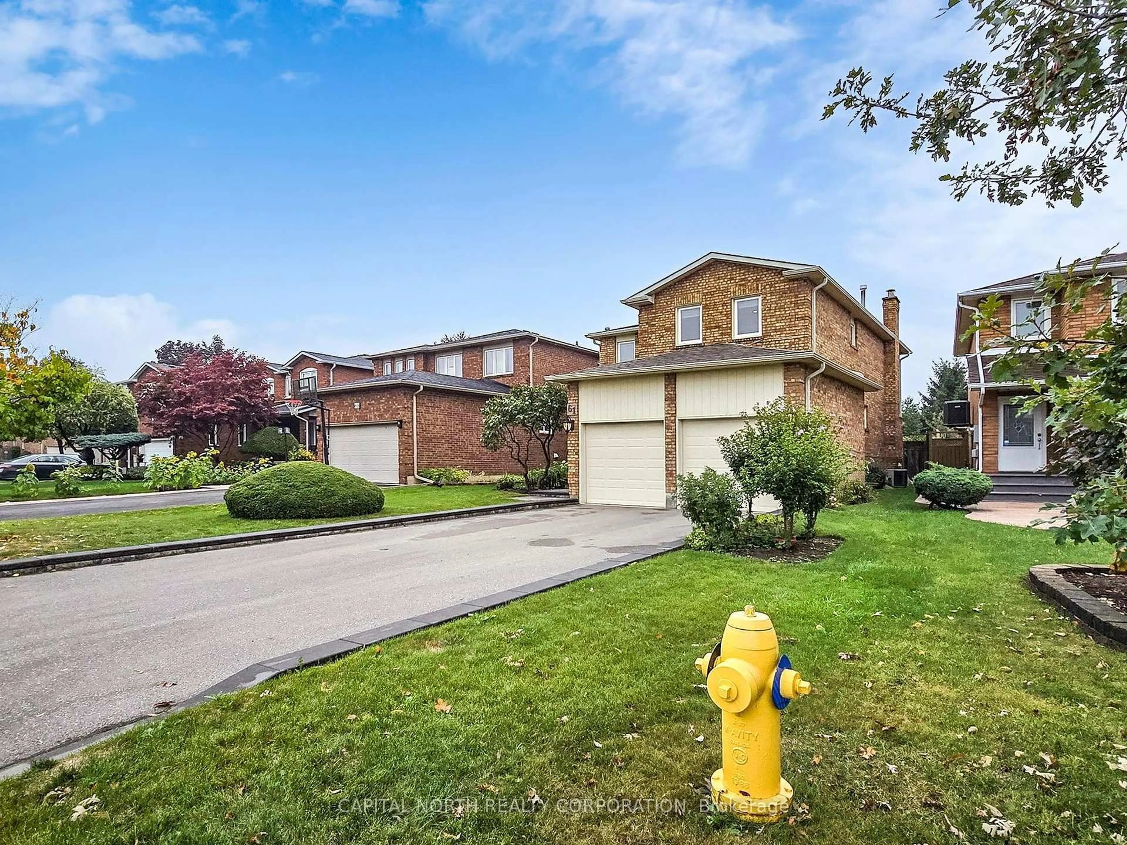 A pic from outside/outdoor area/front of a property/back of a property/a pic from drone, street for 61 Sherbourne Dr, Vaughan Ontario L6A 1H1